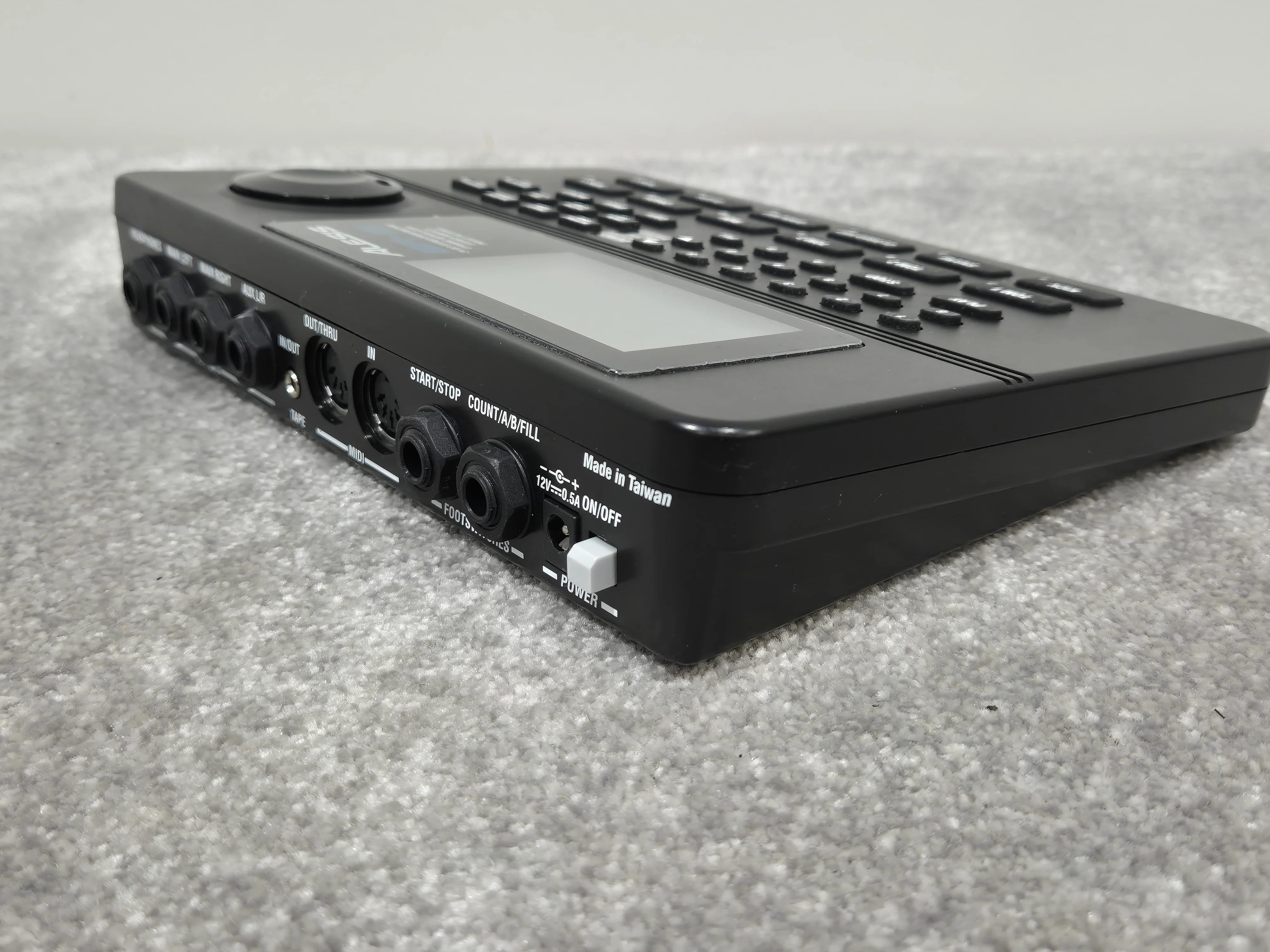 Alesis SR16 - Classic Drum Machine w/ Original Box - Image 4