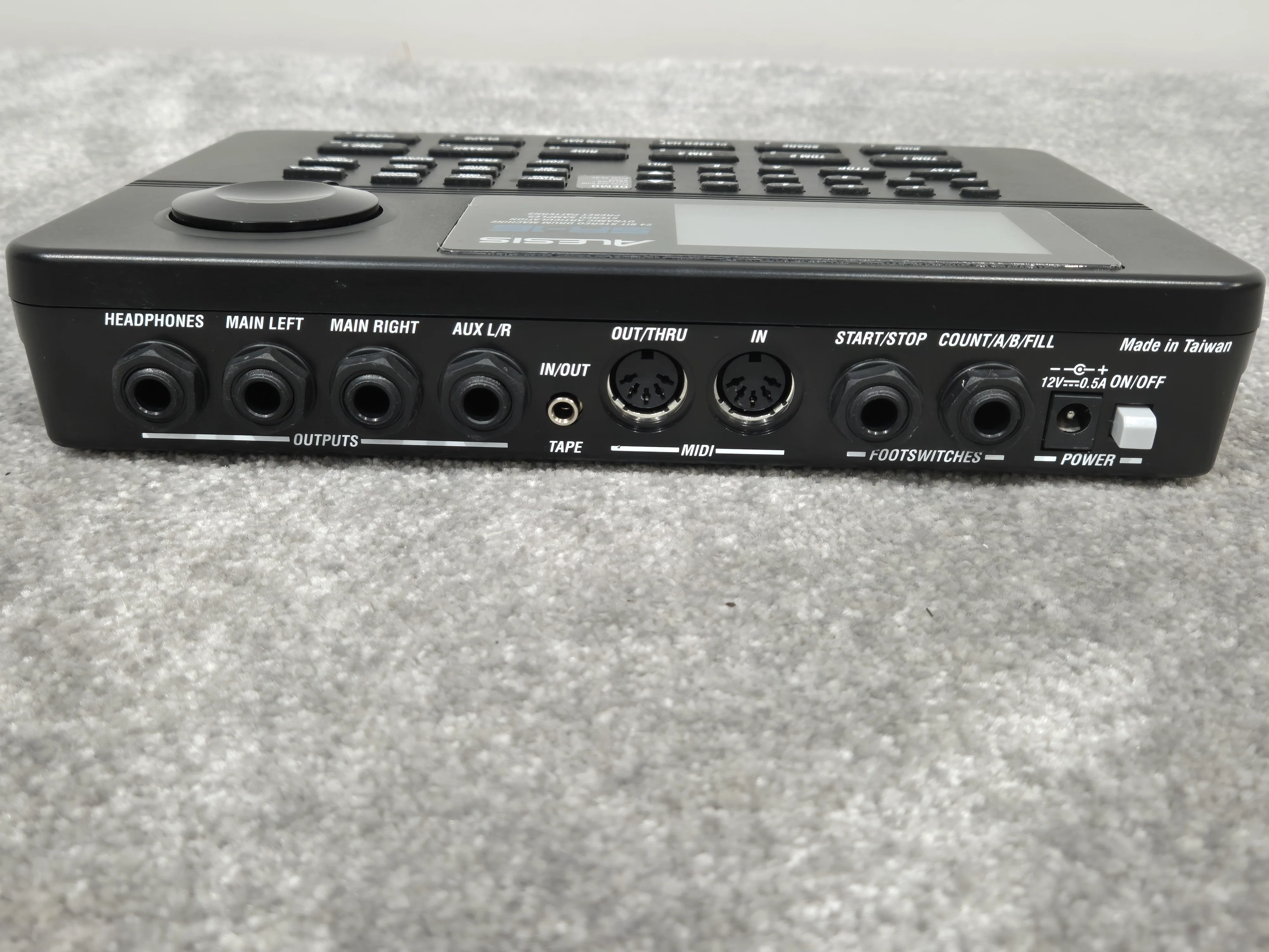 Alesis SR16 - Classic Drum Machine w/ Original Box - Image 5