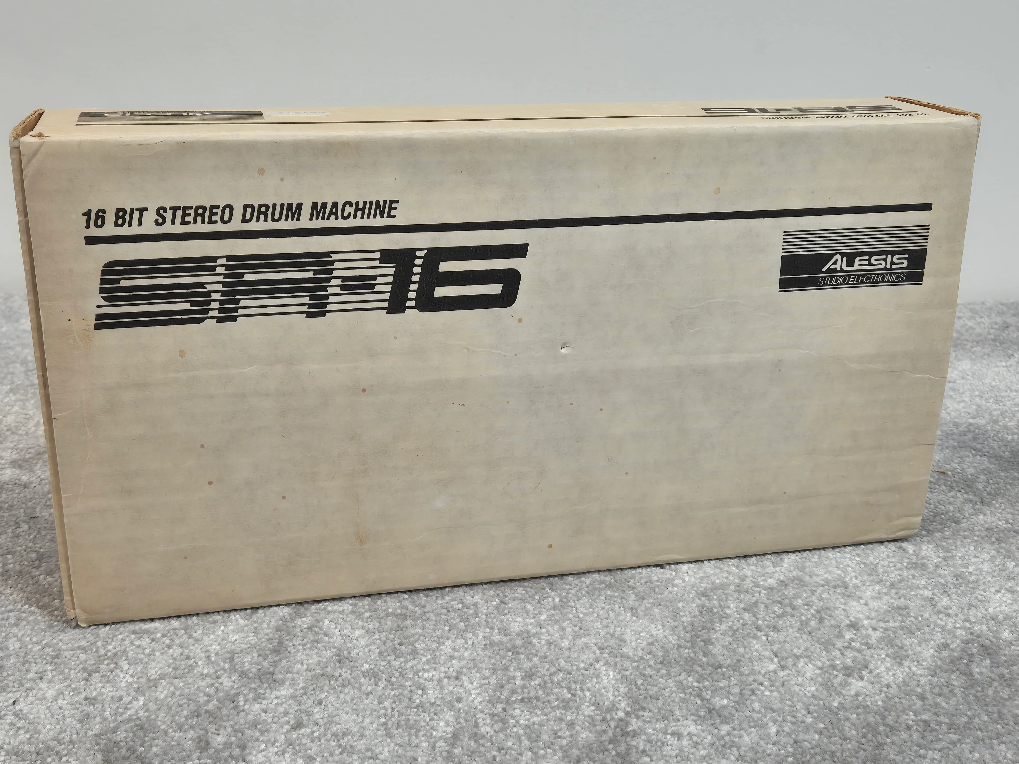 Alesis SR16 - Professional Sounds Drum Machine w/ Original Box - Image 10