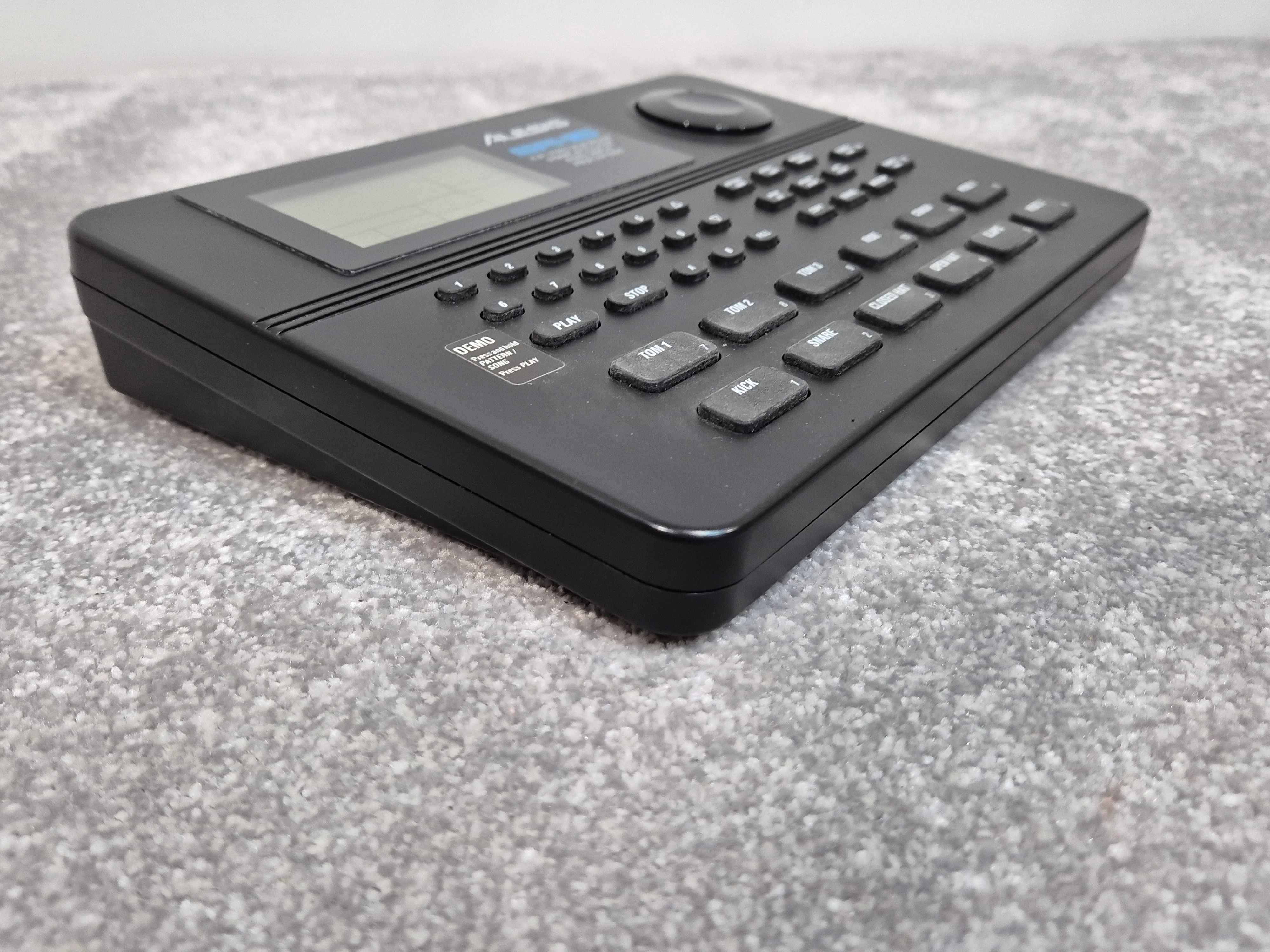 Alesis SR16 - Professional Sounds Drum Machine w/ Original Box - Image 3
