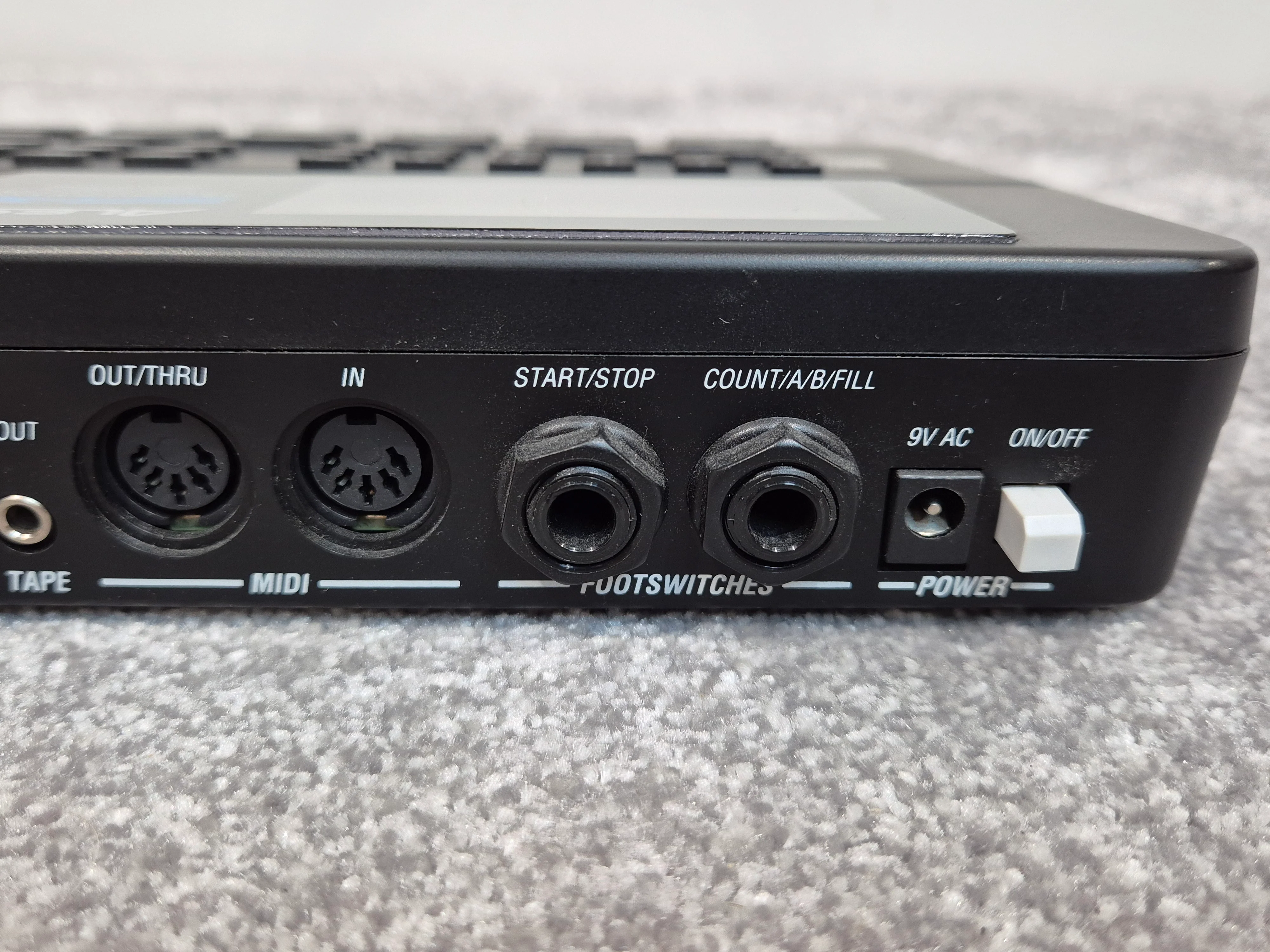 Alesis SR16 - Professional Sounds Drum Machine w/ Original Box - Image 8