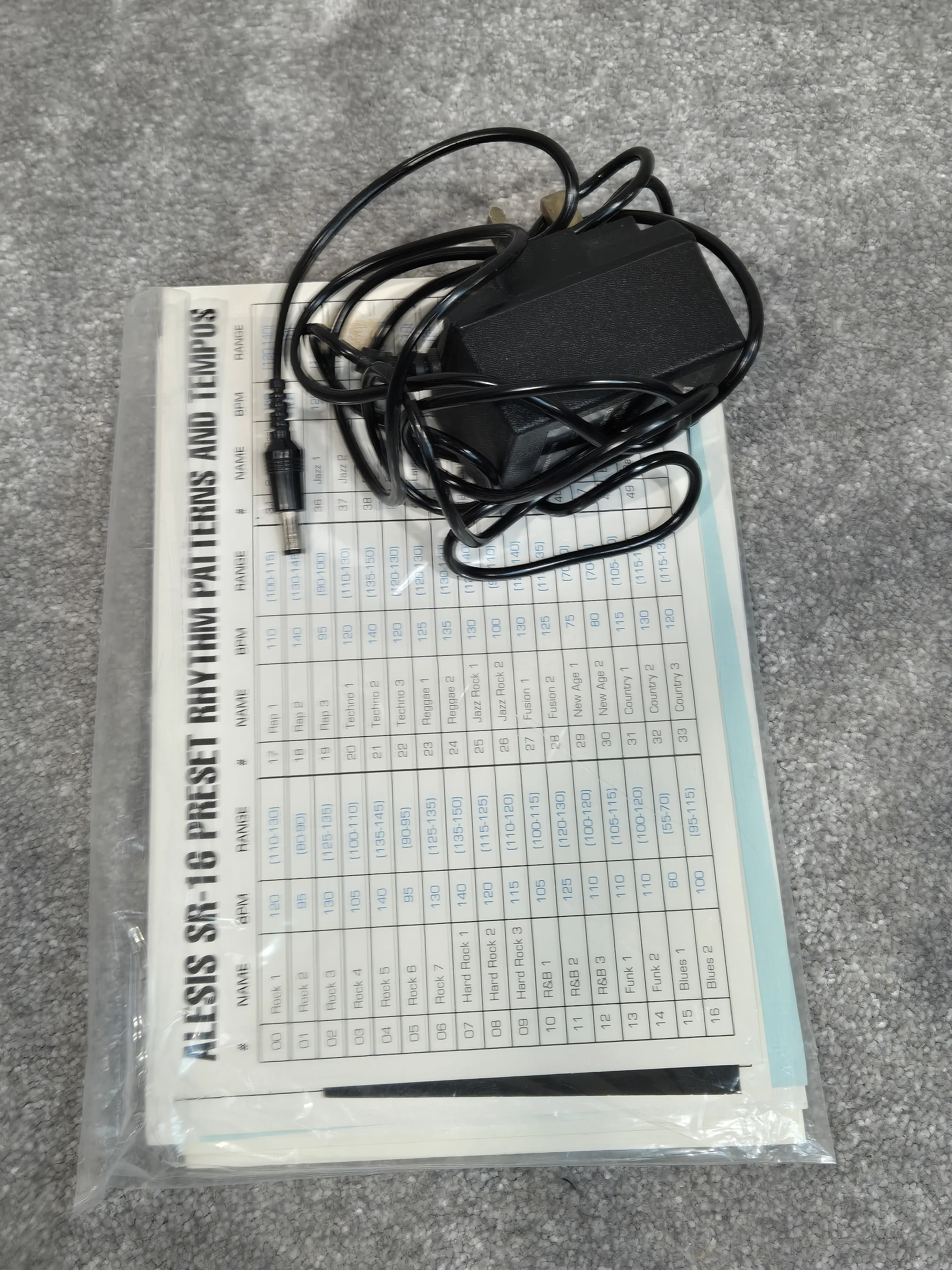 Alesis SR16 - Professional Sounds Drum Machine w/ Original Box - Image 9