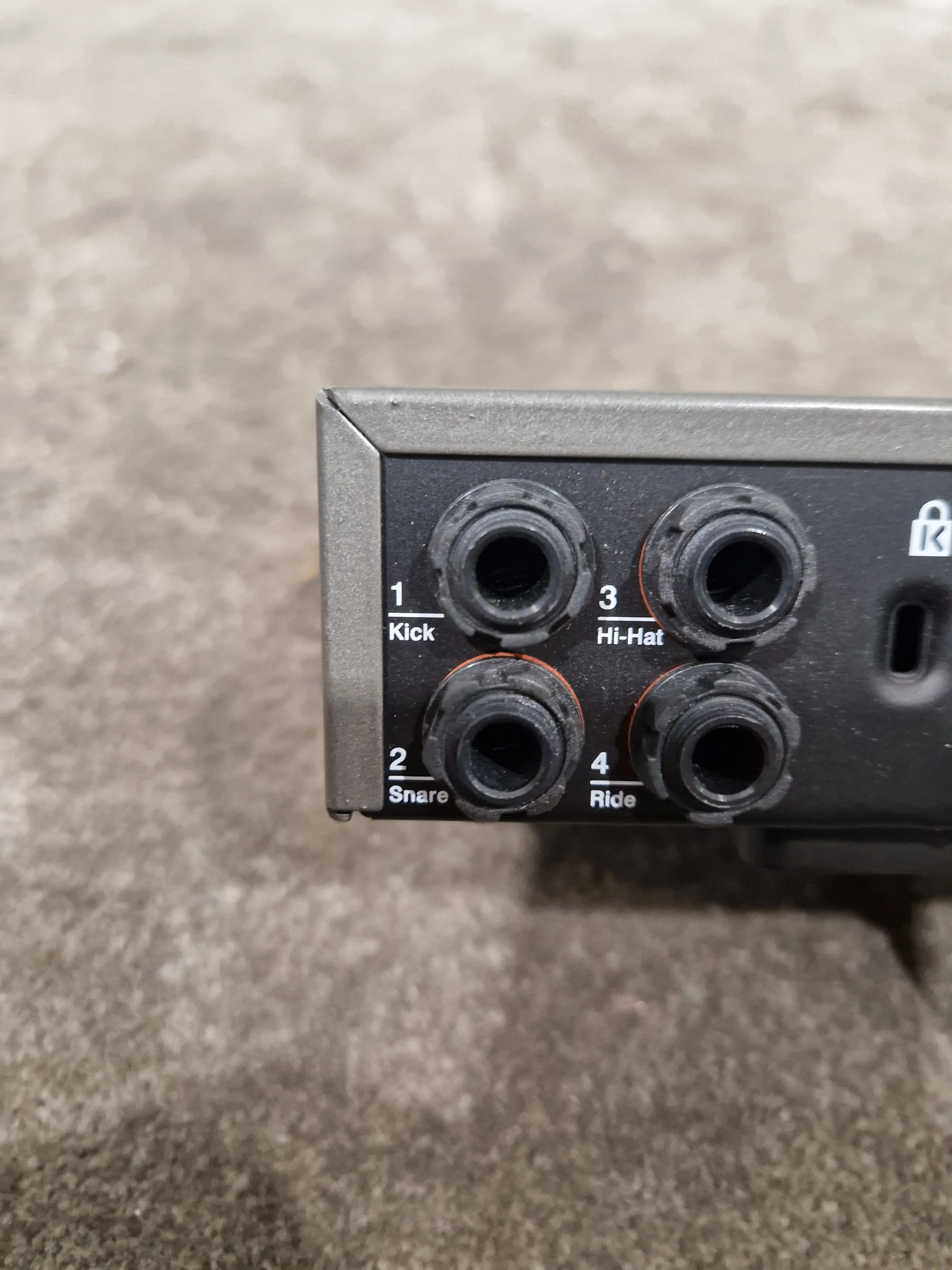 Alesis Trigger IO - USB to MIDI Drum Trigger Interface - With Cable and Mounting Clamp - Excellent - Image 10