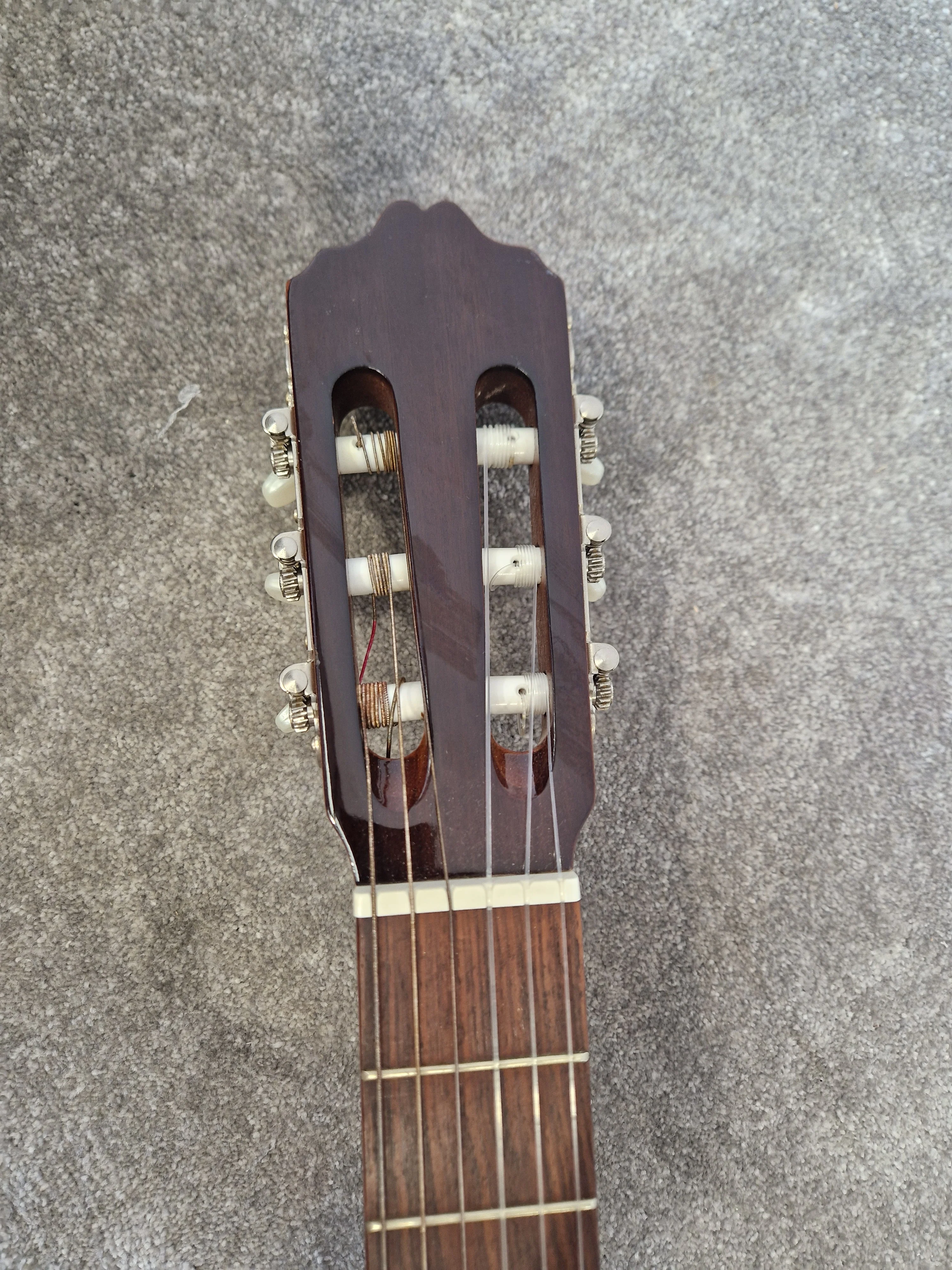 Alhambra 3C Classical Guitar – Solid Cedar Top & Mahogany Back – Excellent - Image 6