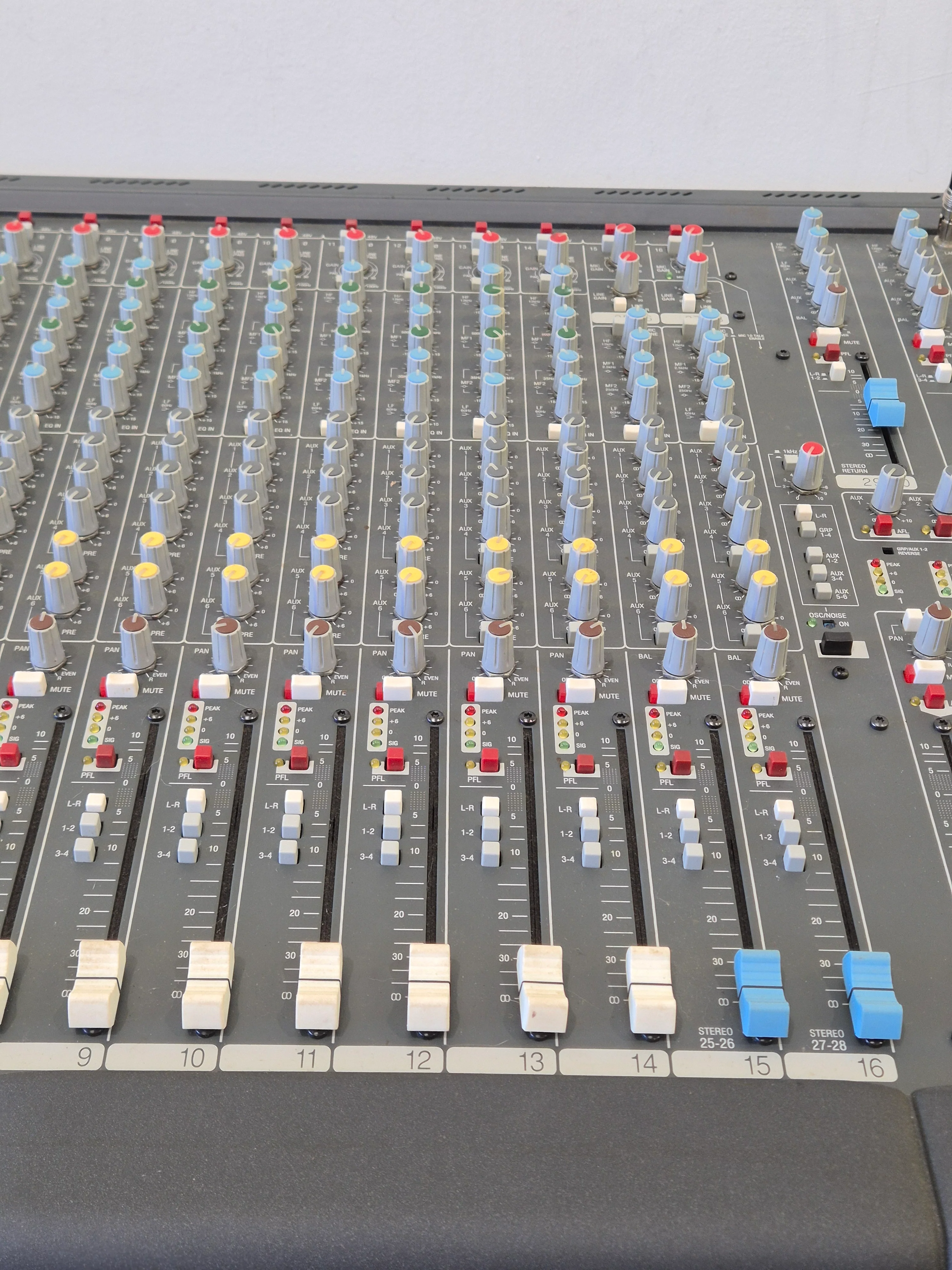 Allen & Heath GL2200 24-channel Mixing Console - 24 Channels, High-Quality Sound - Excellent w/ Lamp - Image 4