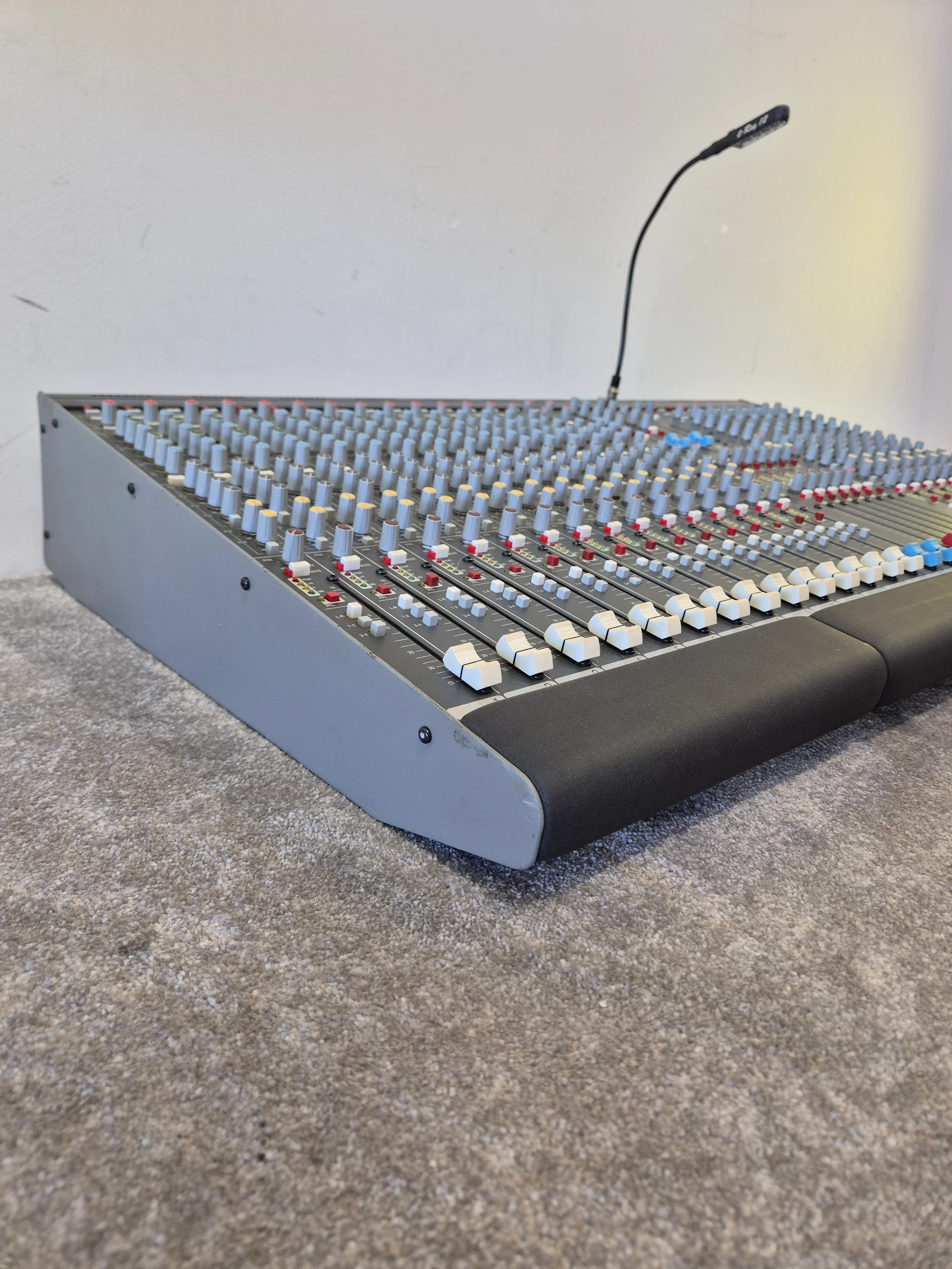 Allen & Heath GL2200 24-channel Mixing Console - 24 Channels, High-Quality Sound - Excellent w/ Lamp - Image 8