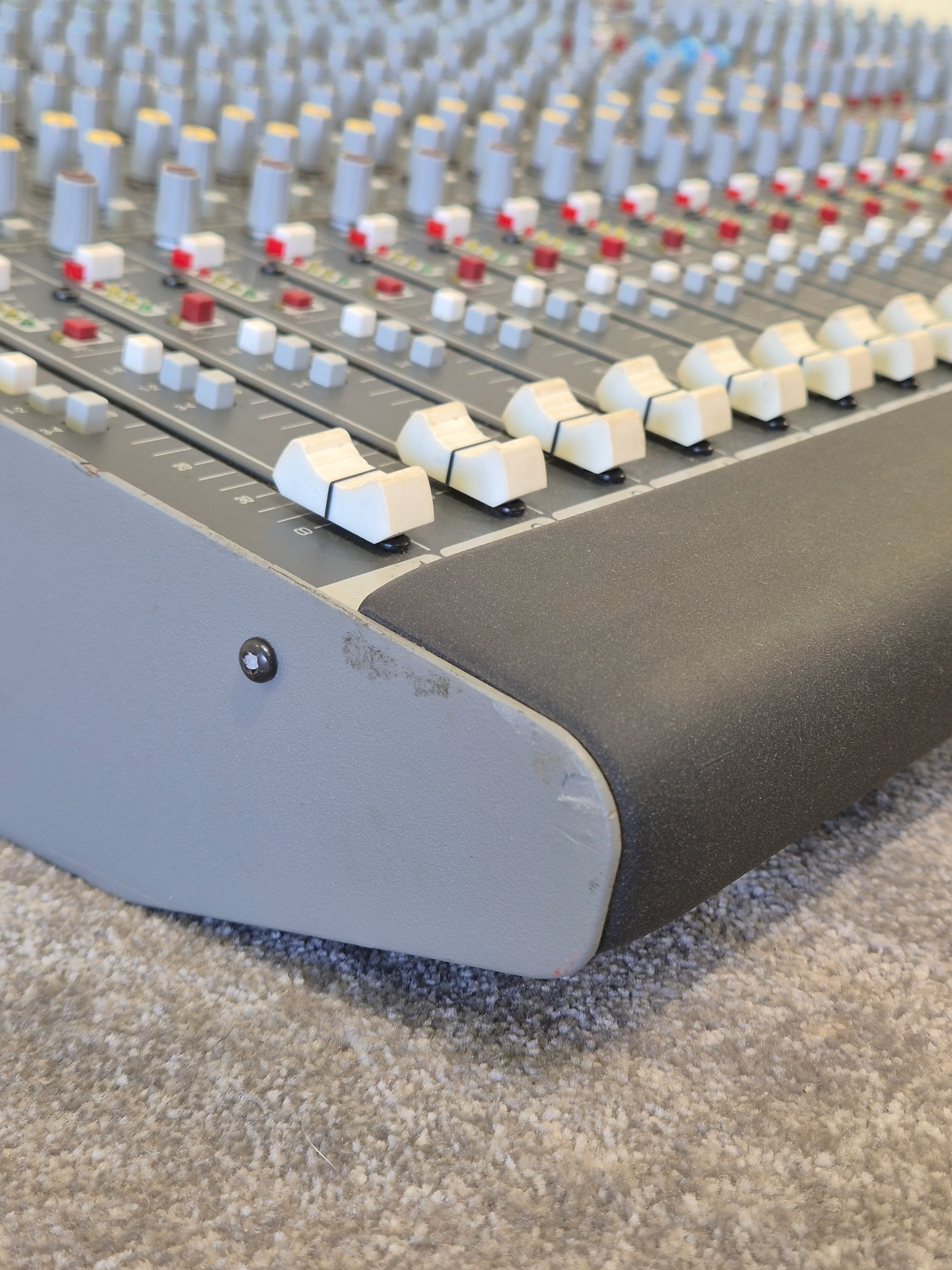 Allen & Heath GL2200 24-channel Mixing Console - 24 Channels, High-Quality Sound - Excellent w/ Lamp - Image 9