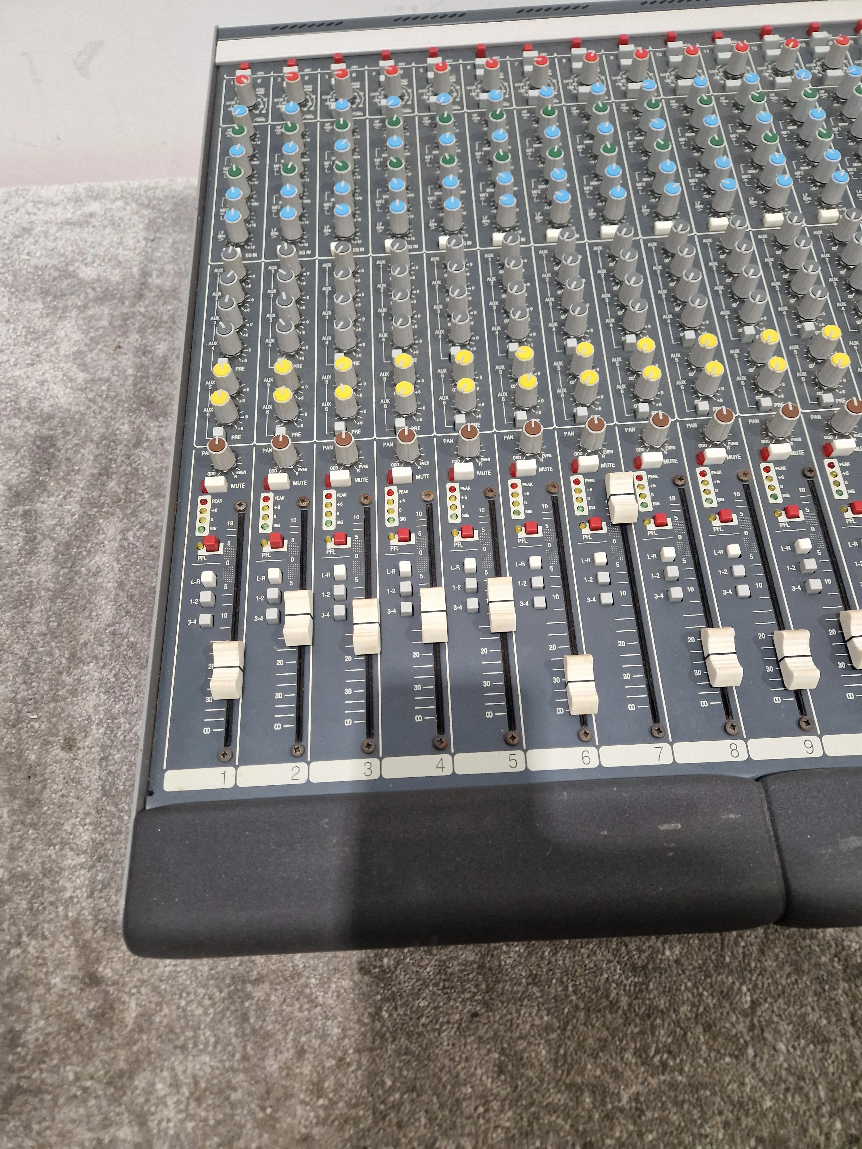 Allen & Heath GL2200-24 Mixing Console - 24-Channel - Excellent - Good - Image 19