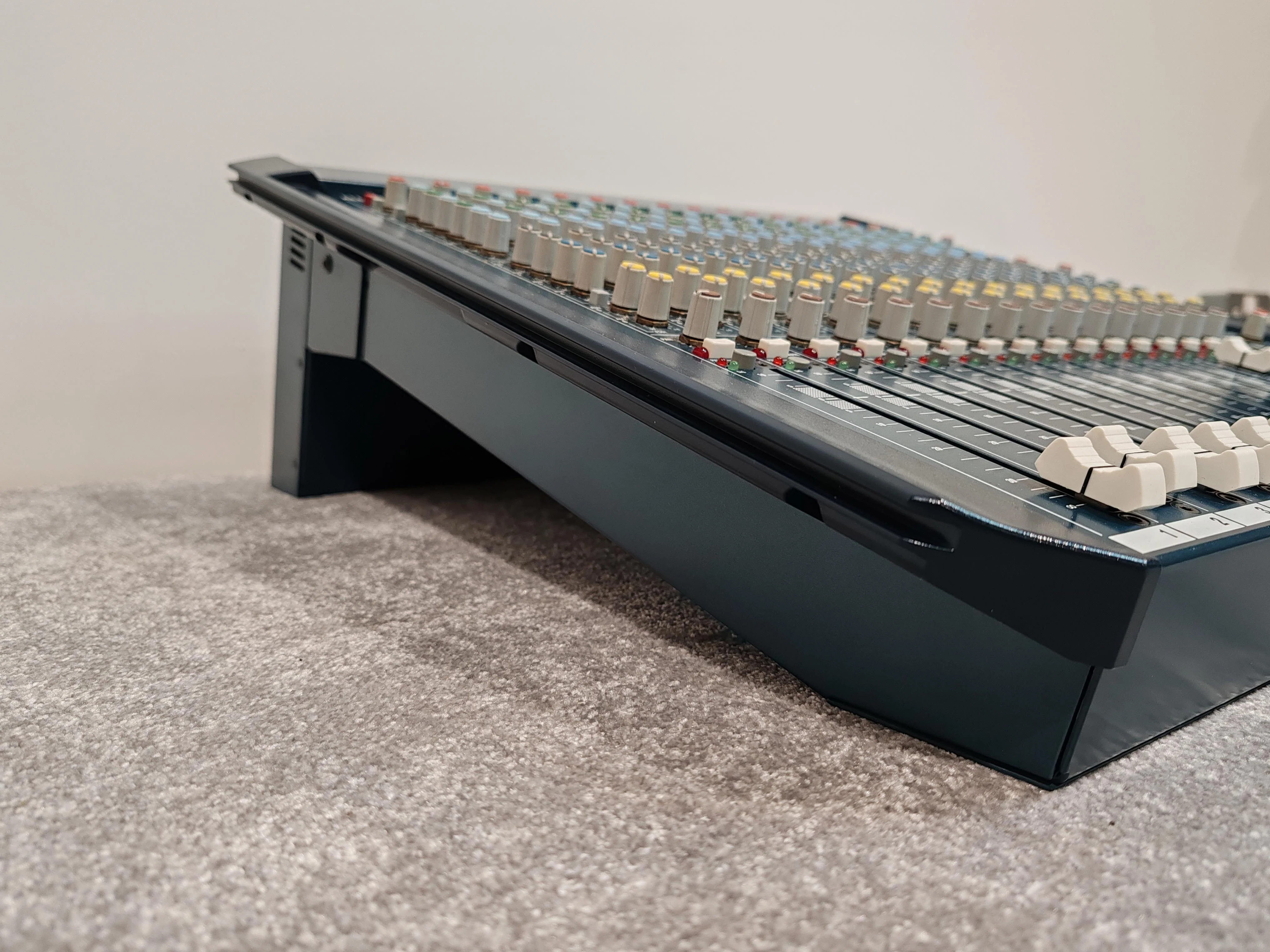 Allen & Heath MixWizard WZ3 16:2 - 16 Channel Mixer Original Box - Image 3