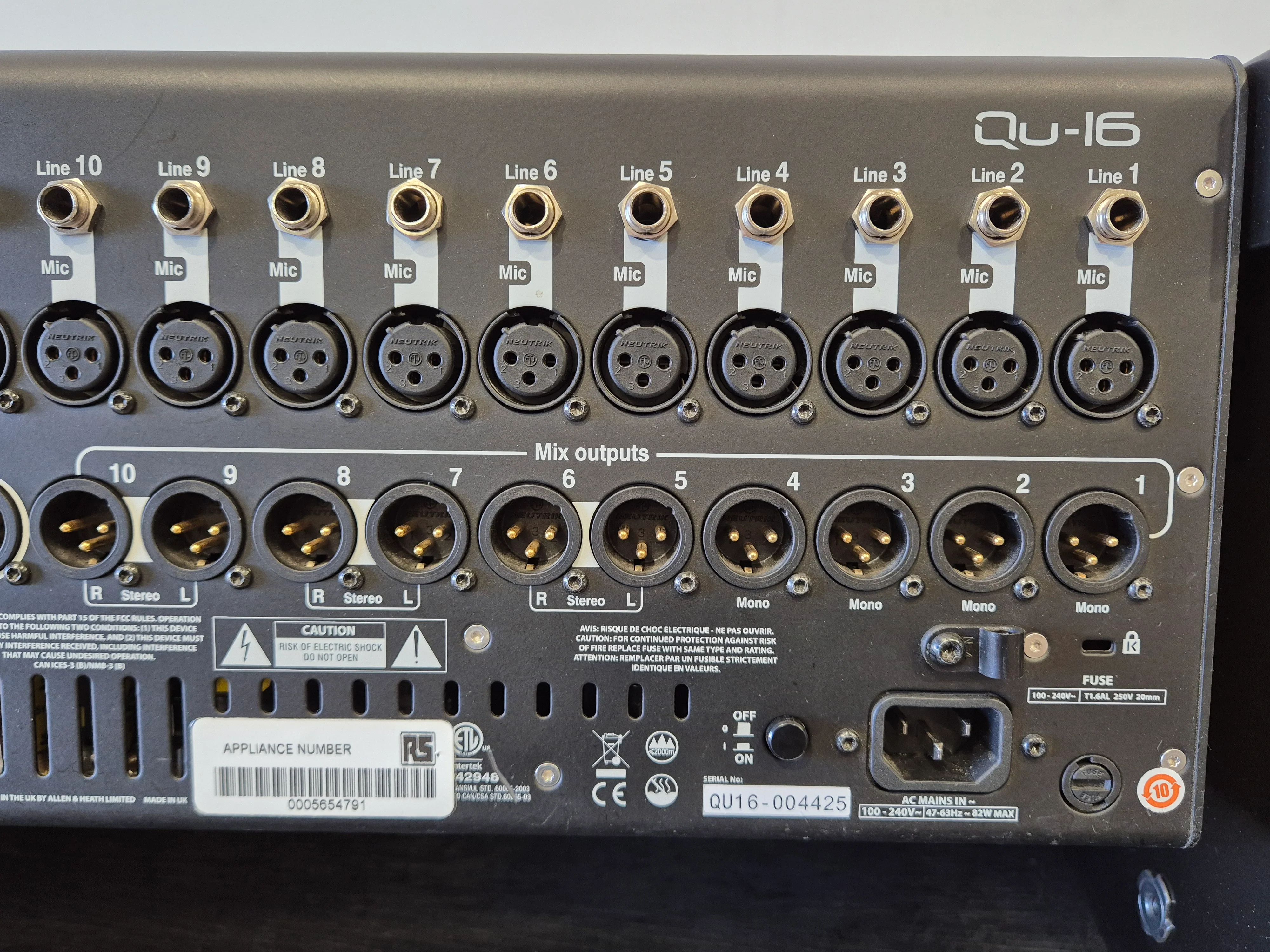 Allen & Heath Qu-16 - Compact 16-Channel Digital Mixer w/ Flight Case - Image 12