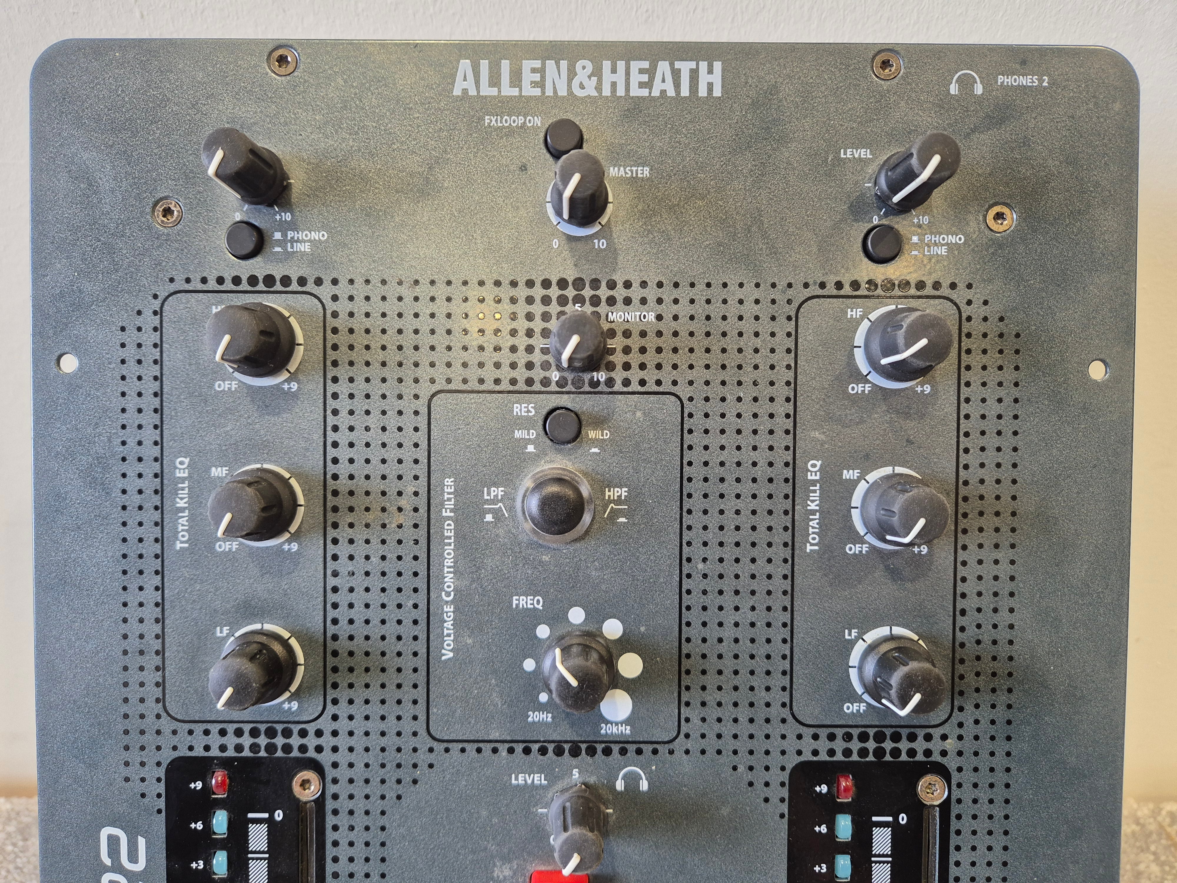 Allen & Heath XONE - 2-Channel Analogue DJ Mixer (Spares or Repairs) - Image 3