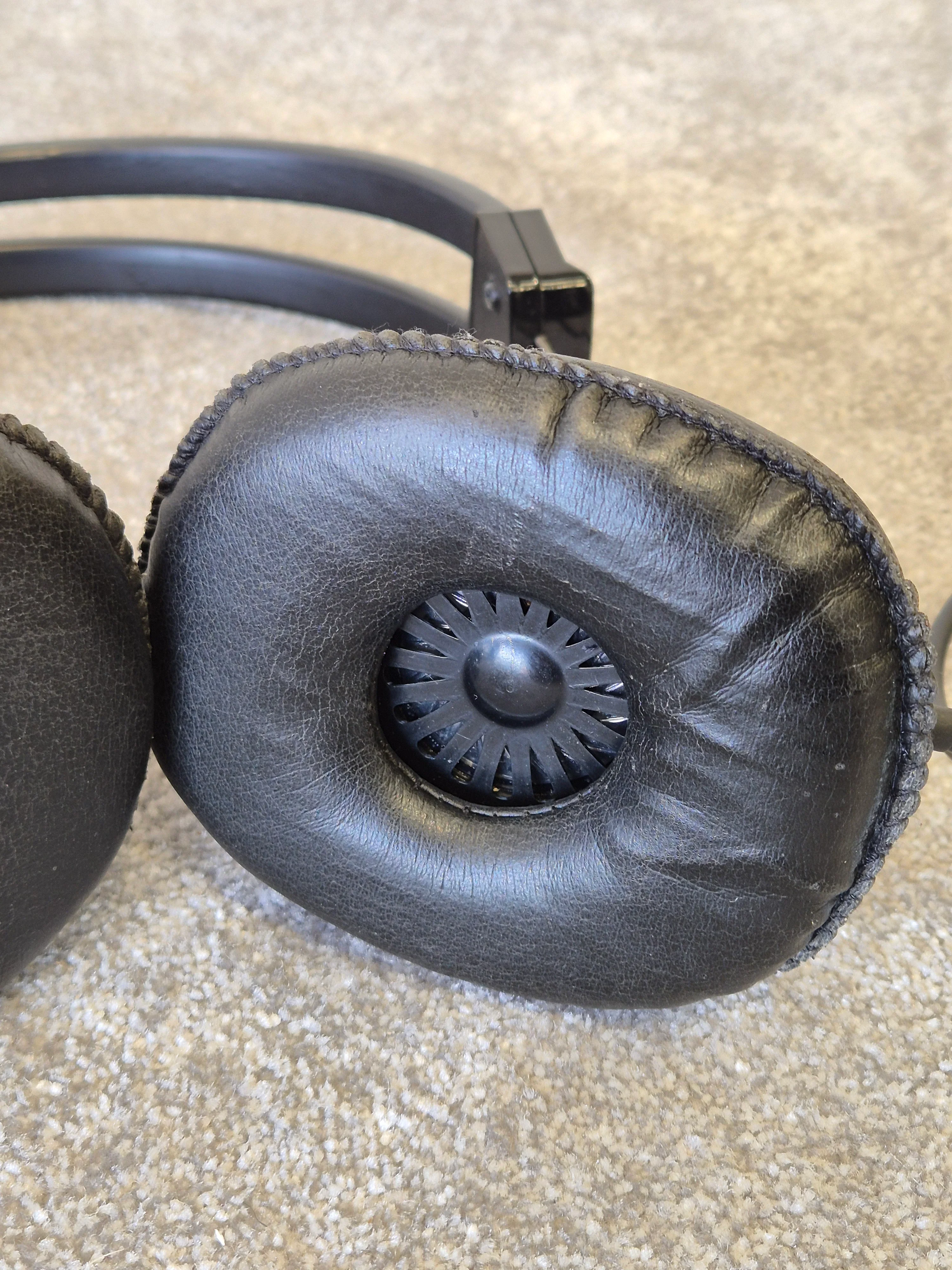 Altai HS 400 - Over-Ear Wired Headphones - Image 3