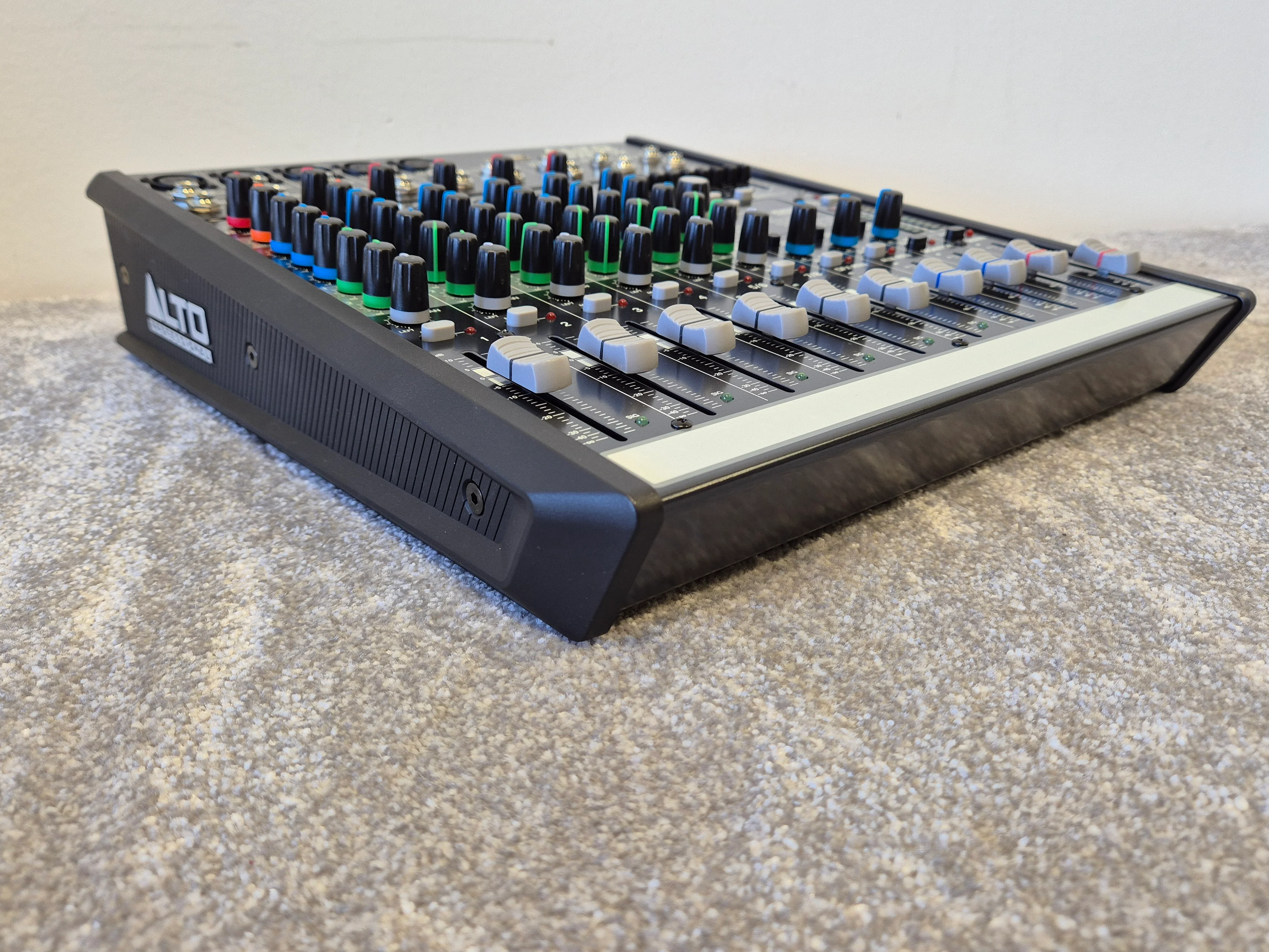 Alto Live 802 - 8-channel, 2-bus Mixer w/ Original Box - Image 3