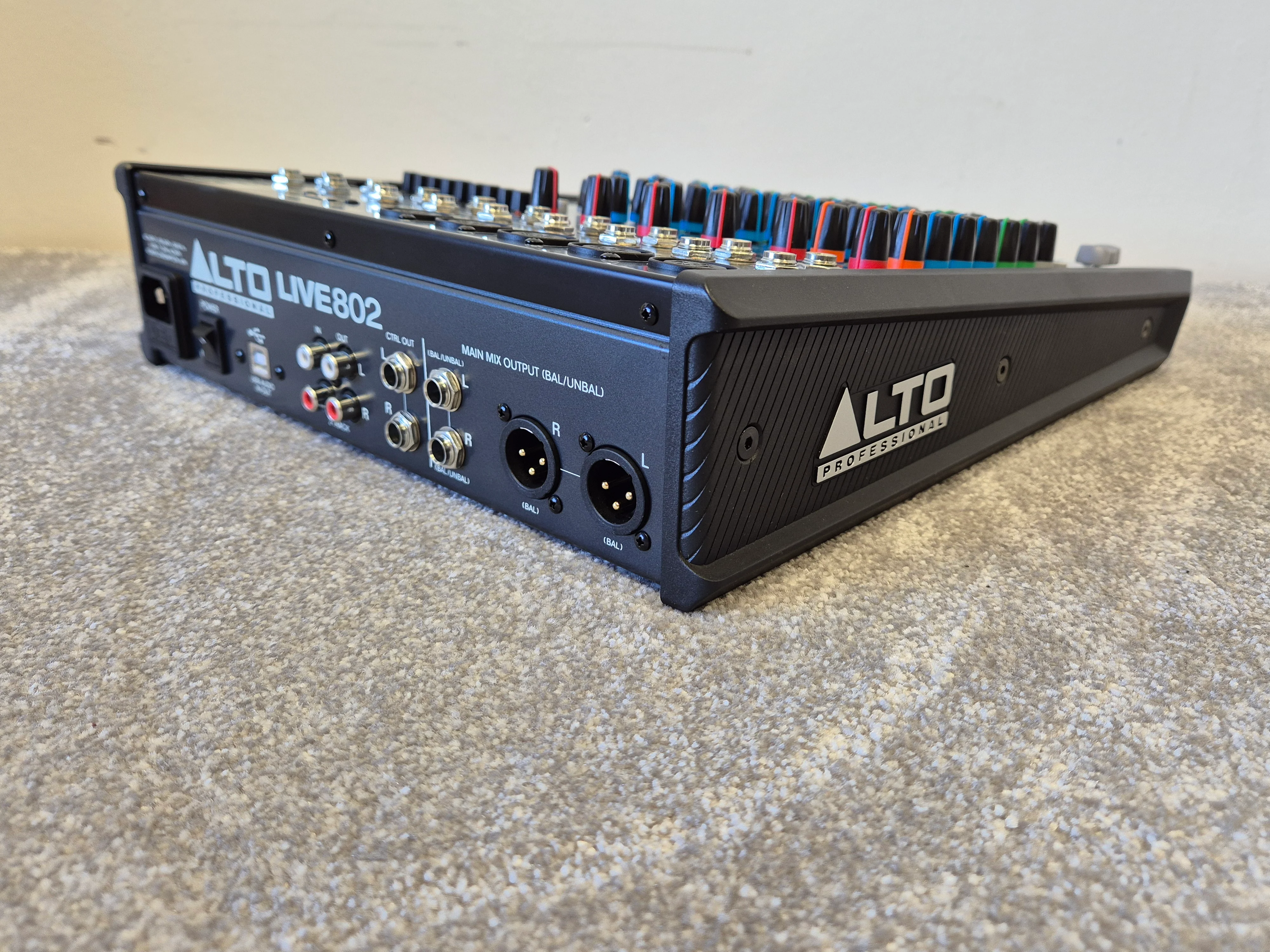 Alto Live 802 - 8-channel, 2-bus Mixer w/ Original Box - Image 4