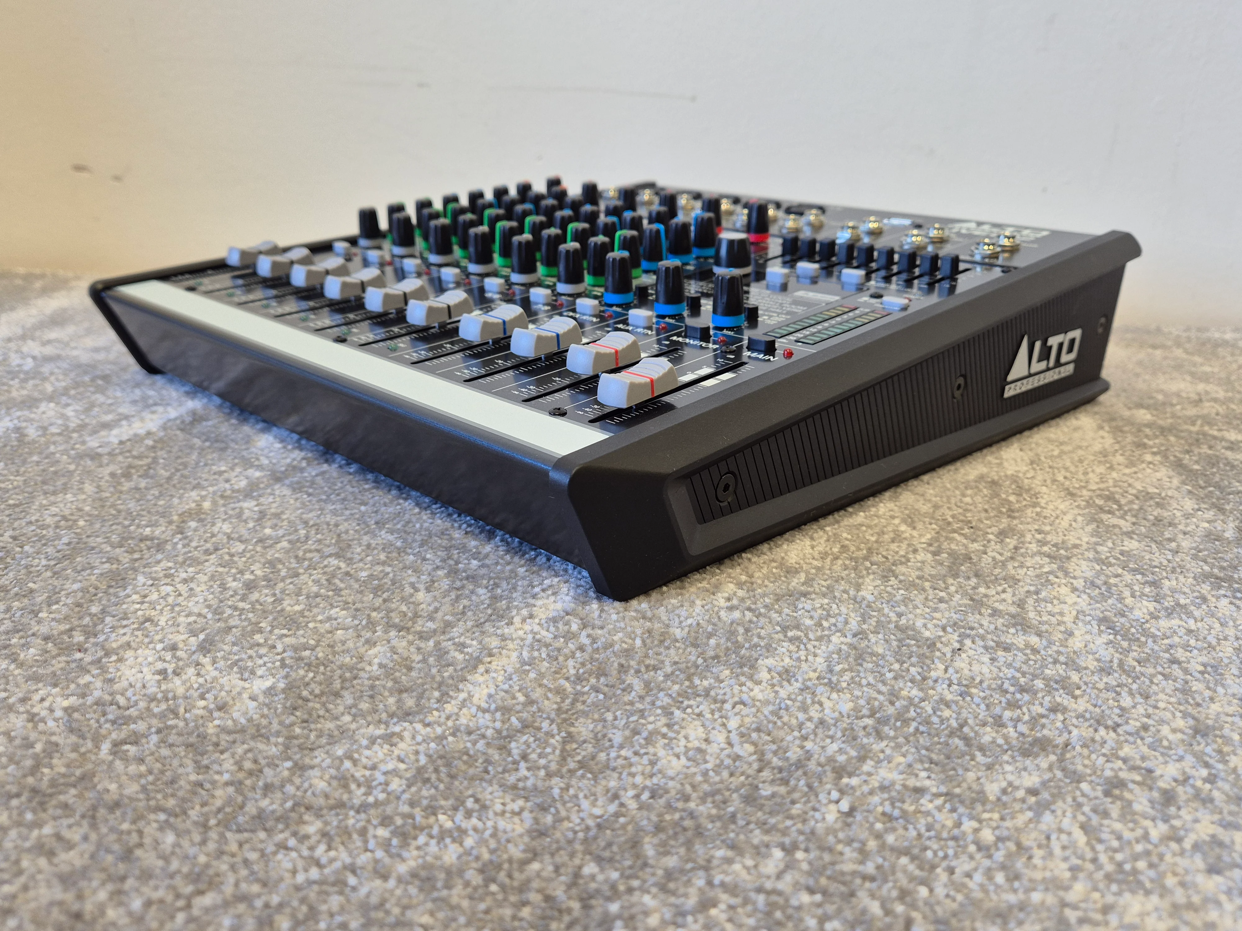 Alto Live 802 - 8-channel, 2-bus Mixer w/ Original Box - Image 7