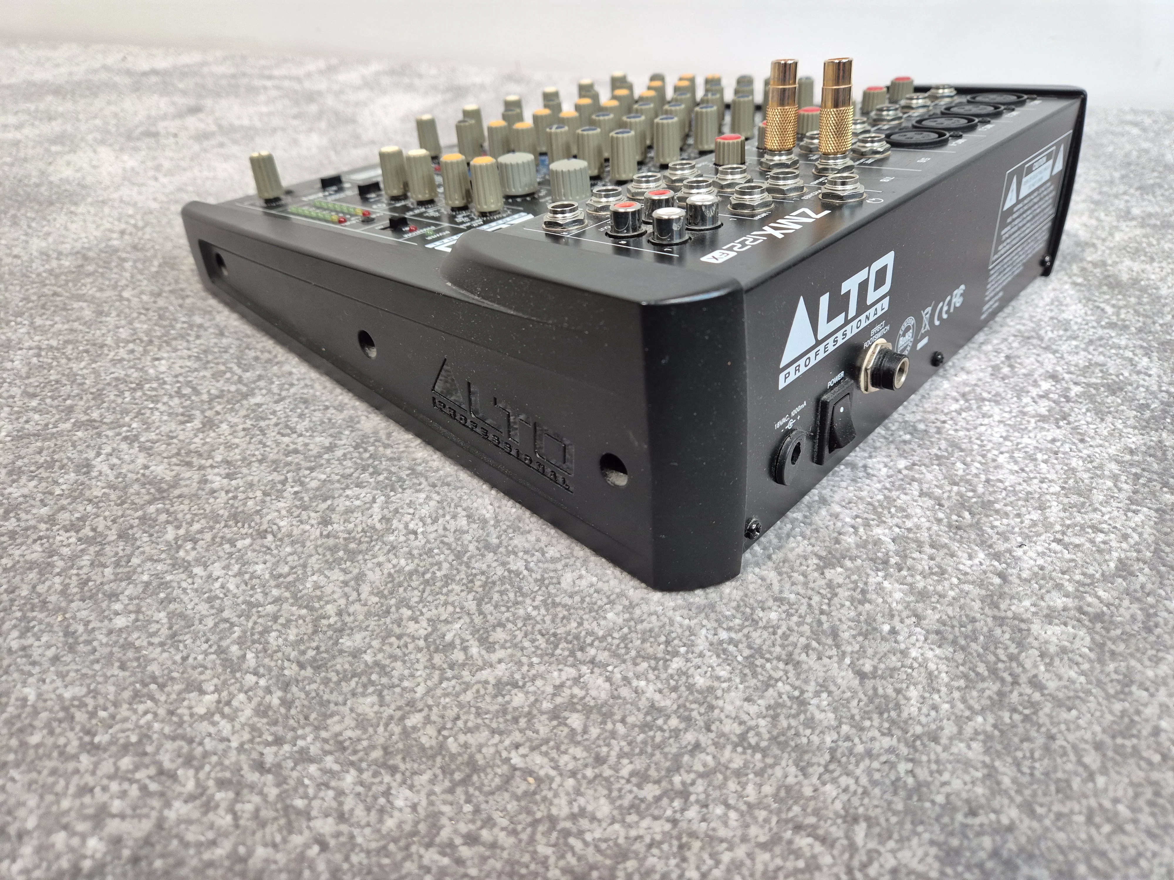 Alto Professional ZMX122FX - 8-Channel, 2-Bus Professional Mixer - Image 7