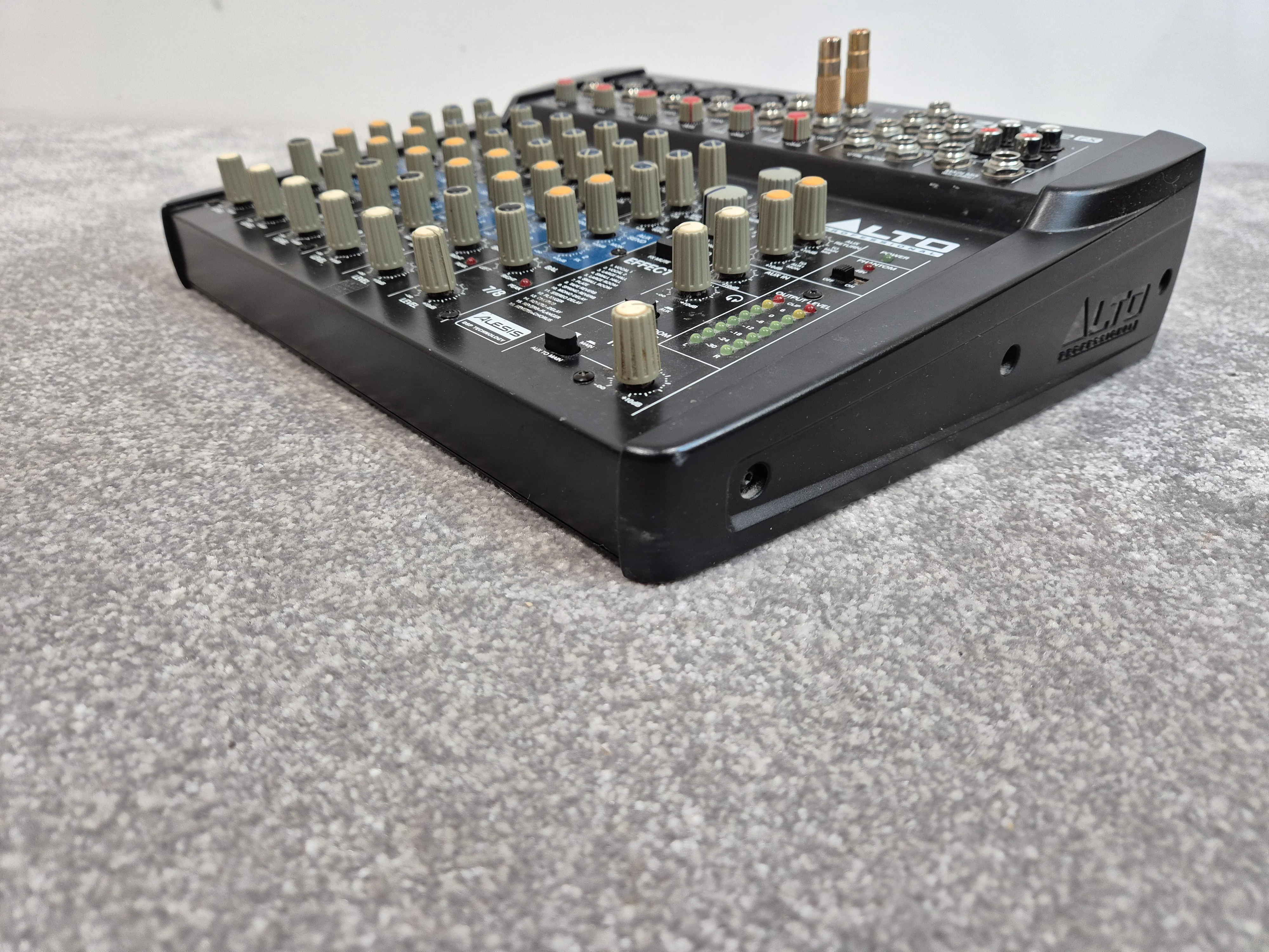 Alto Professional ZMX122FX - 8-Channel, 2-Bus Professional Mixer - Image 8
