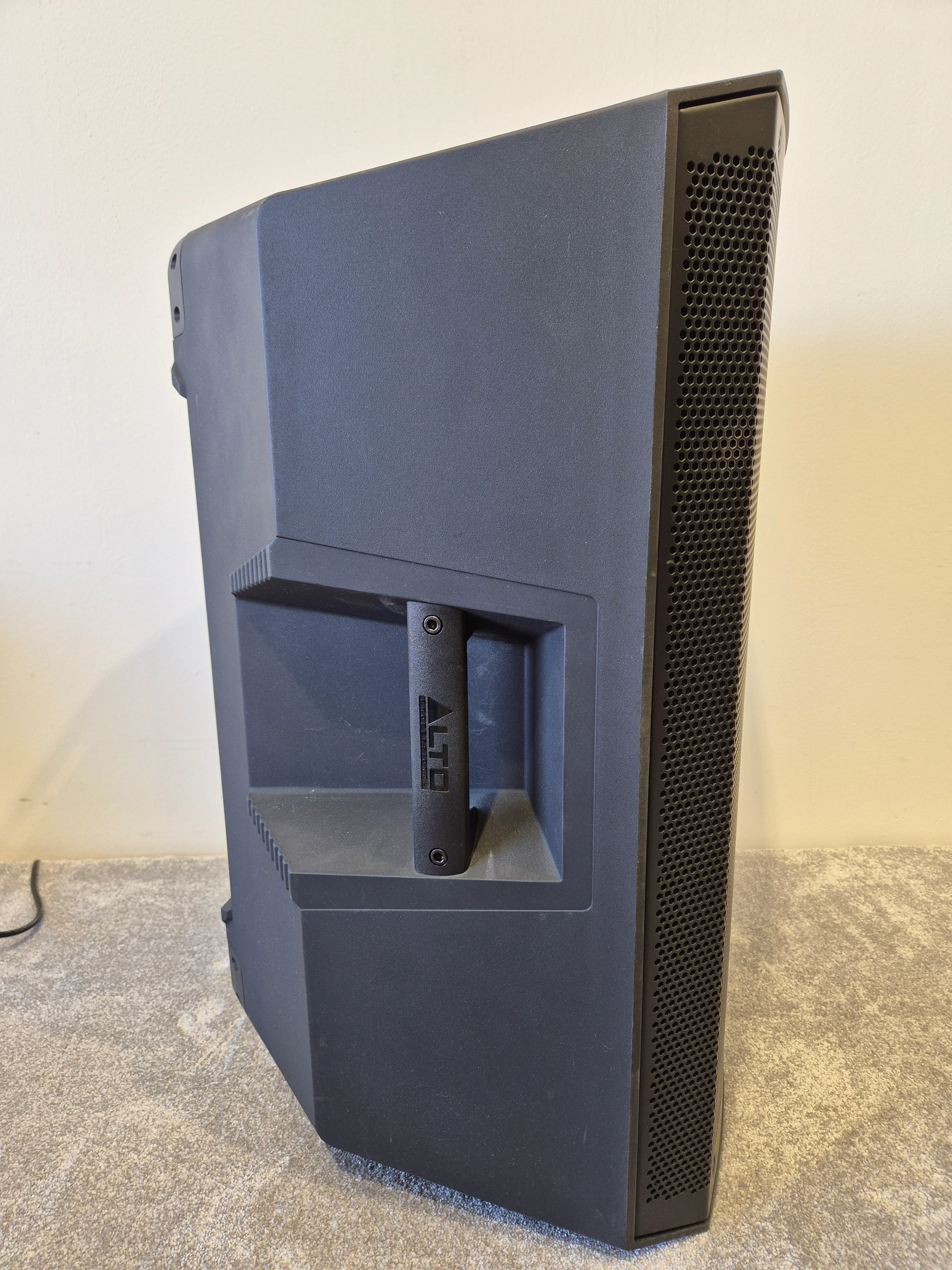 Alto Truesonic TS215 - 1100-watt Active Loudspeaker - Image 3