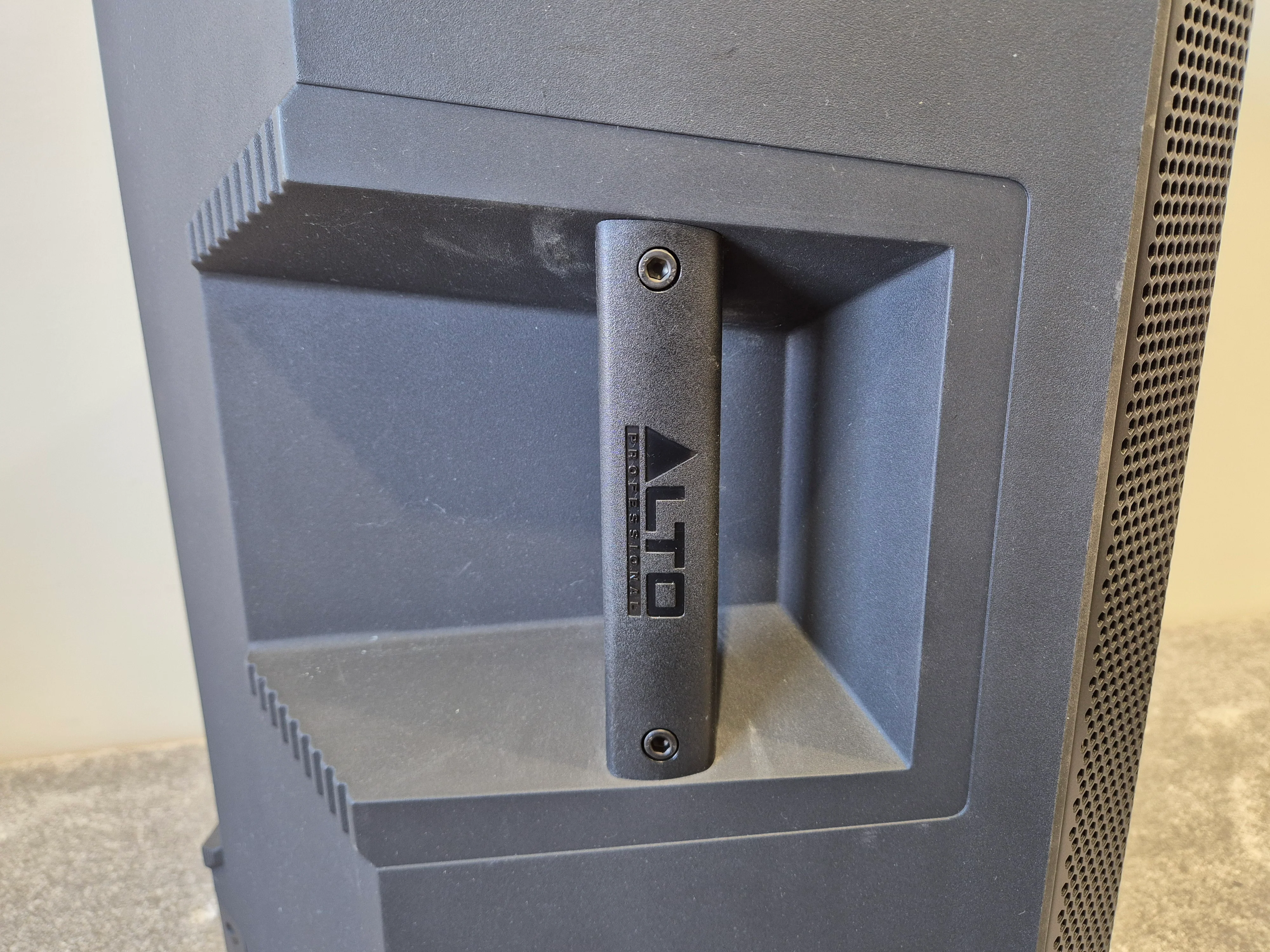 Alto Truesonic TS215 - 1100-watt Active Loudspeaker - Image 4