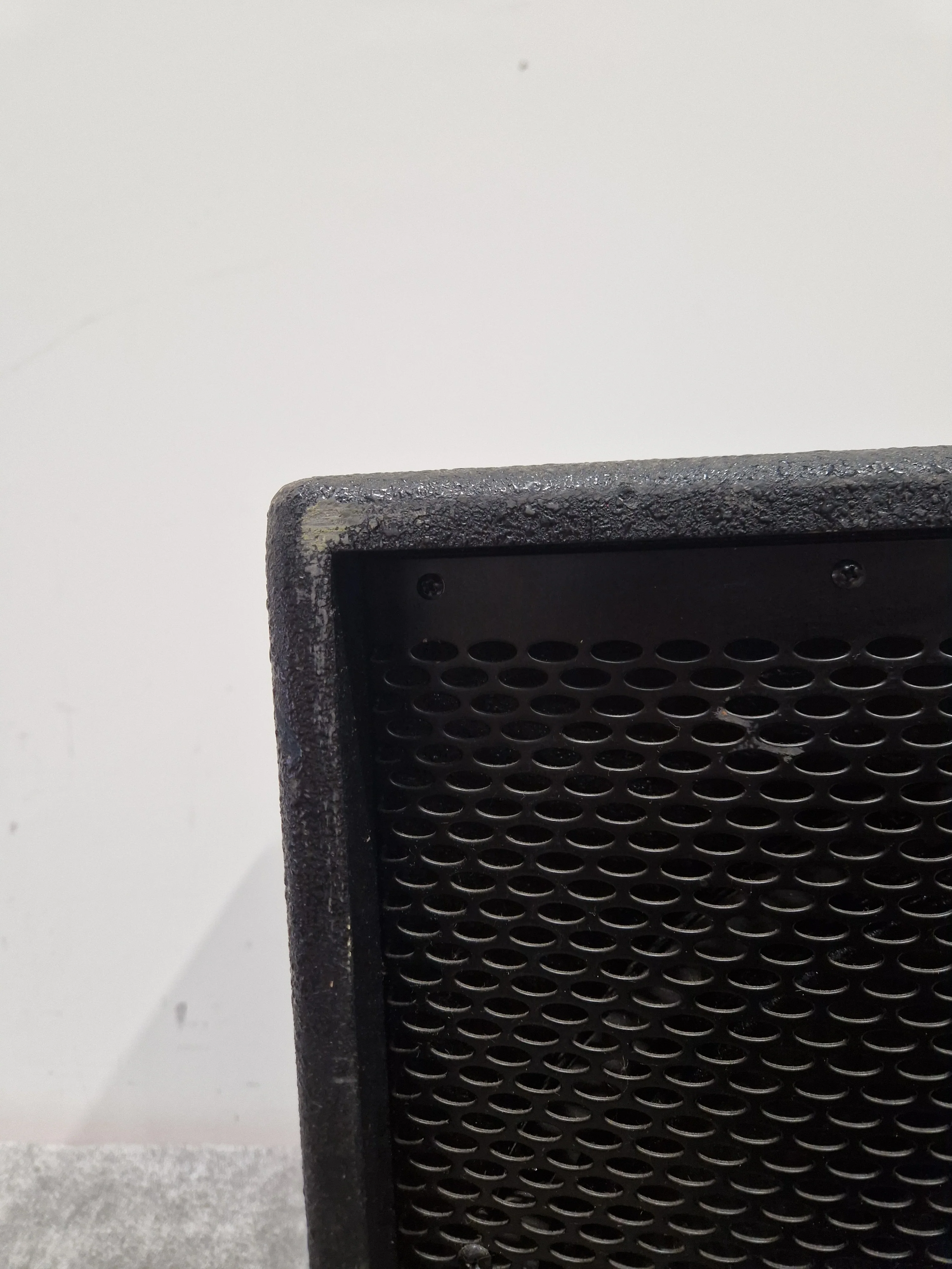 Alto Truesonic Sub 15" Active PA Subwoofer - Black Subwoofer - Powerful Bass - Good w/ Power Cable & Soft Case - Image 3