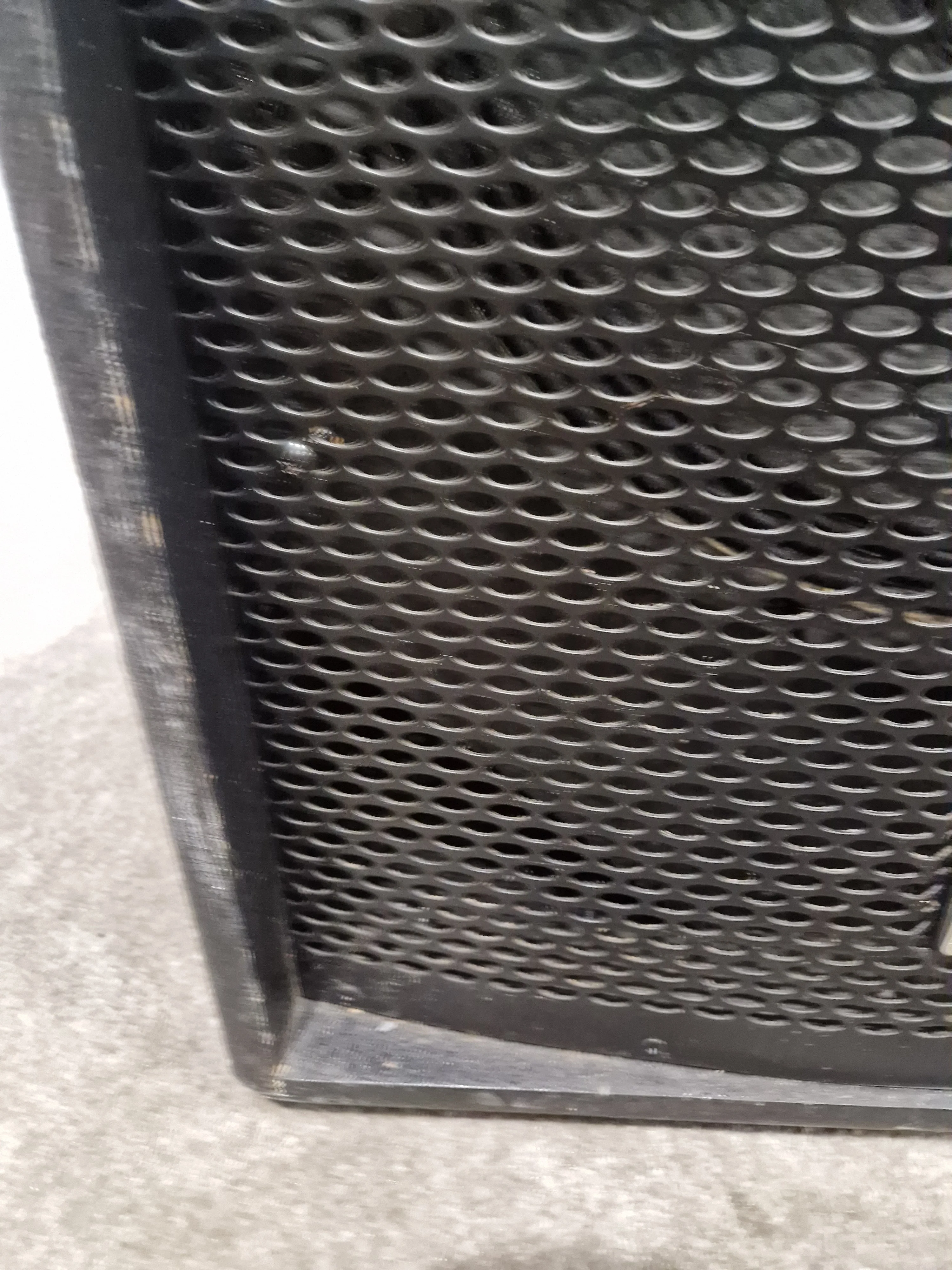 Alto Truesonic Sub 15" Active PA Subwoofer - Black Subwoofer - Powerful Bass - Good w/ Power Cable & Soft Case - Image 4