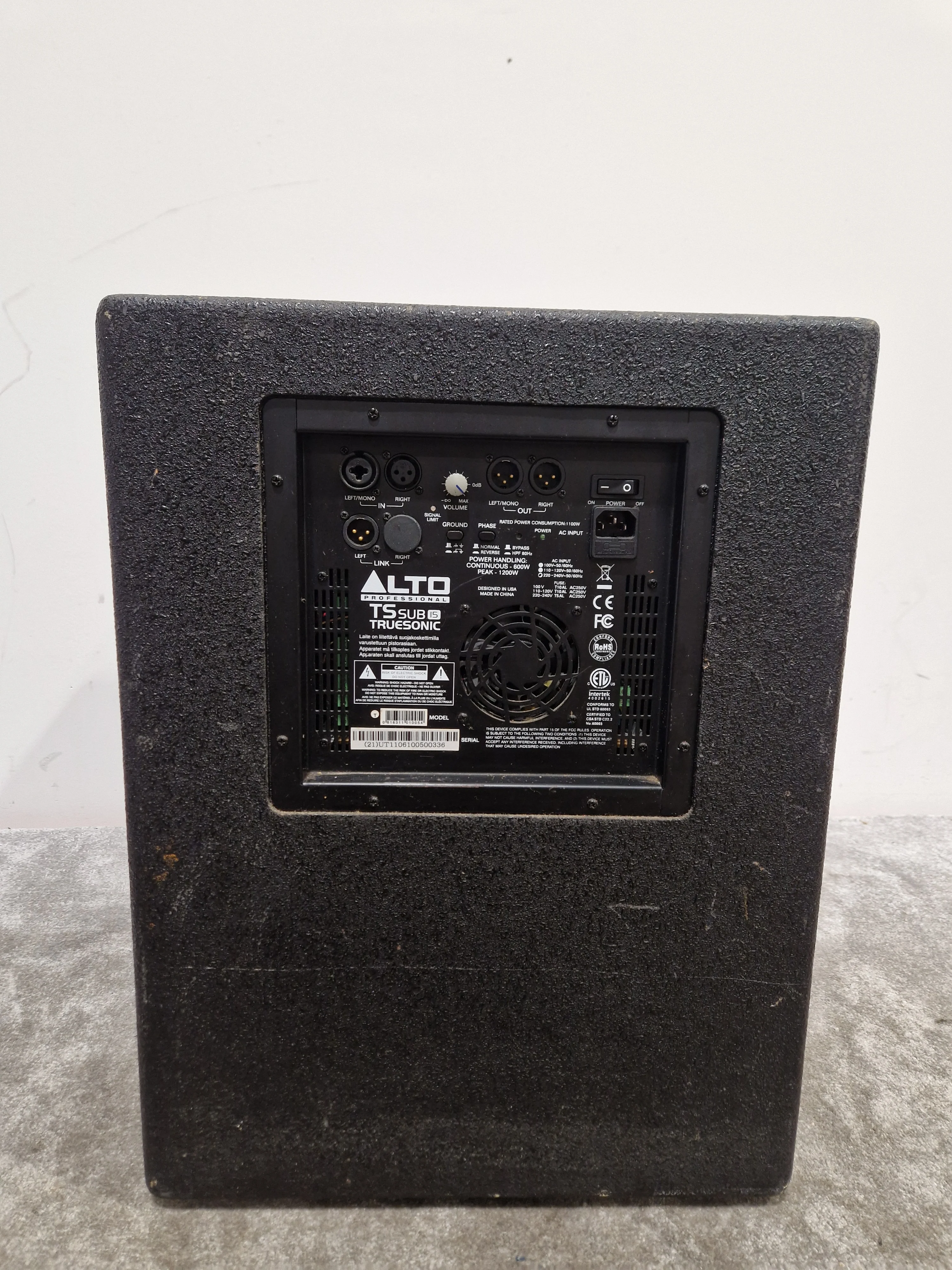 Alto Truesonic Sub 15" Active PA Subwoofer - Black Subwoofer - Powerful Bass - Good w/ Power Cable & Soft Case - Image 7