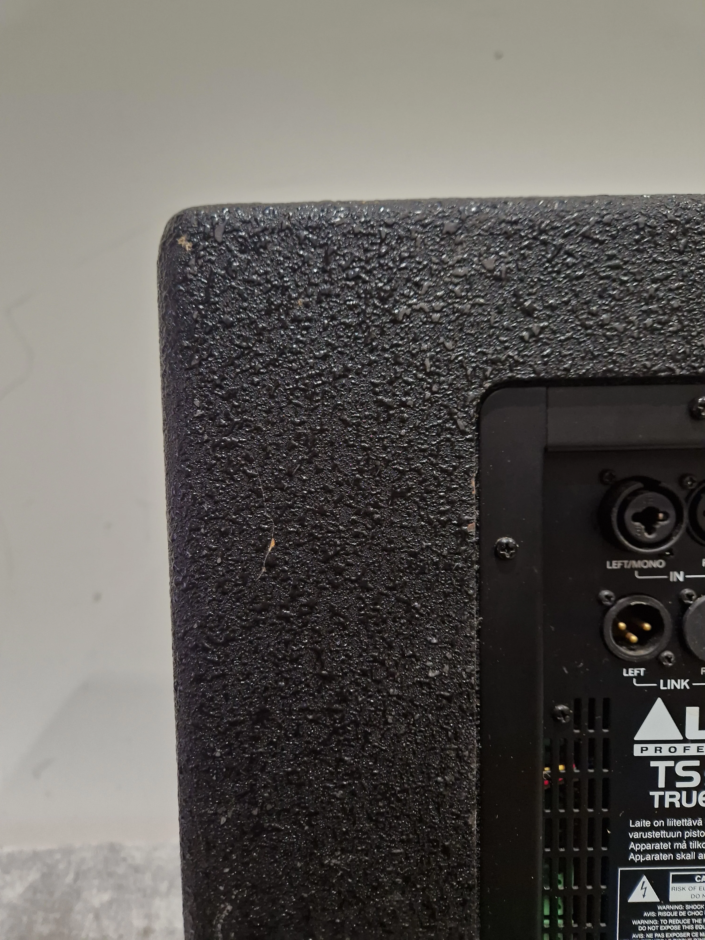 Alto Truesonic Sub 15" Active PA Subwoofer - Black Subwoofer - Powerful Bass - Good w/ Power Cable & Soft Case - Image 9