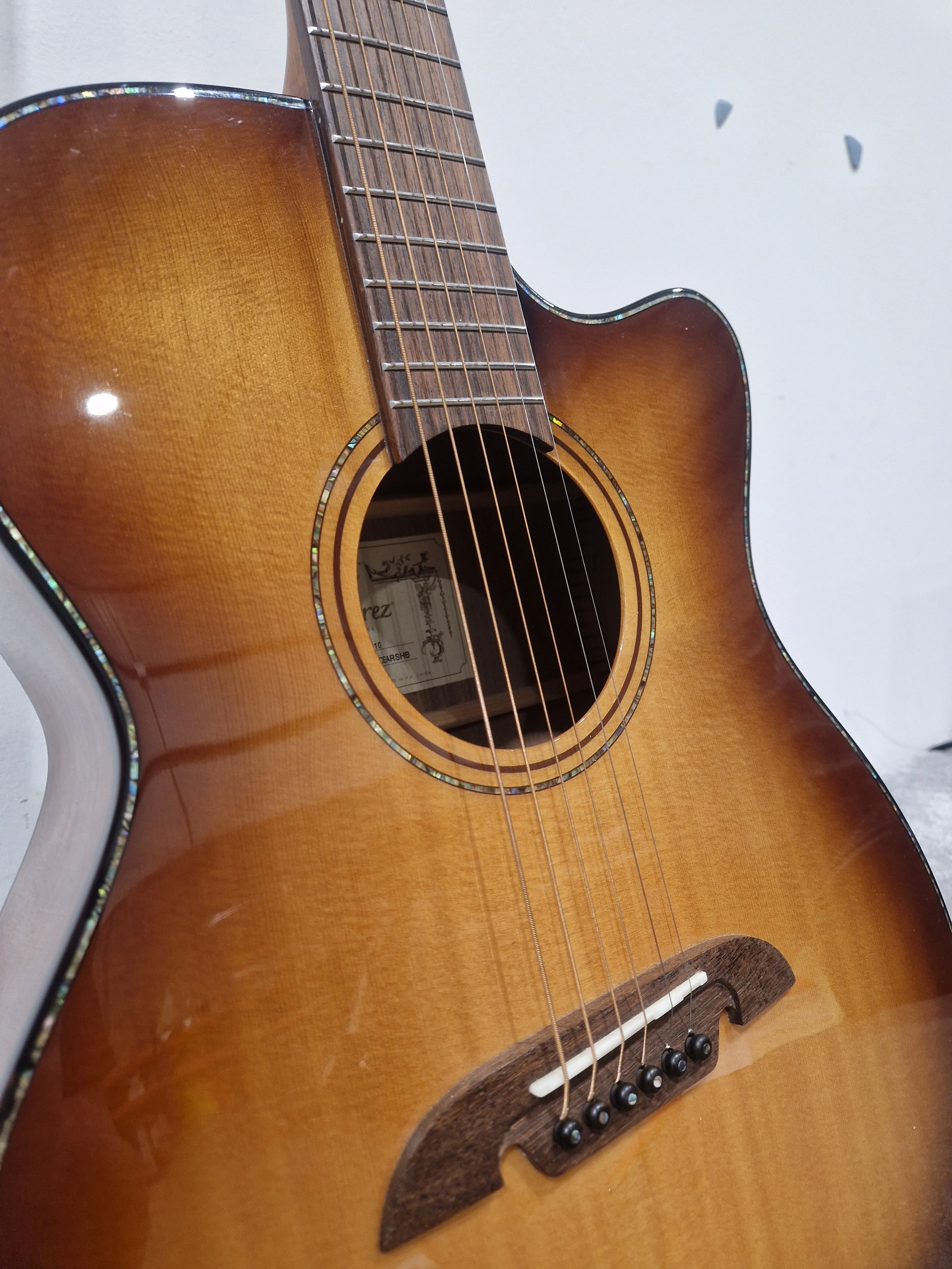 Alvarez MFA70WCEARSHB Sunburst Acoustic Guitar - Stunning Finish - Excellent w/ Hard Case - Image 12