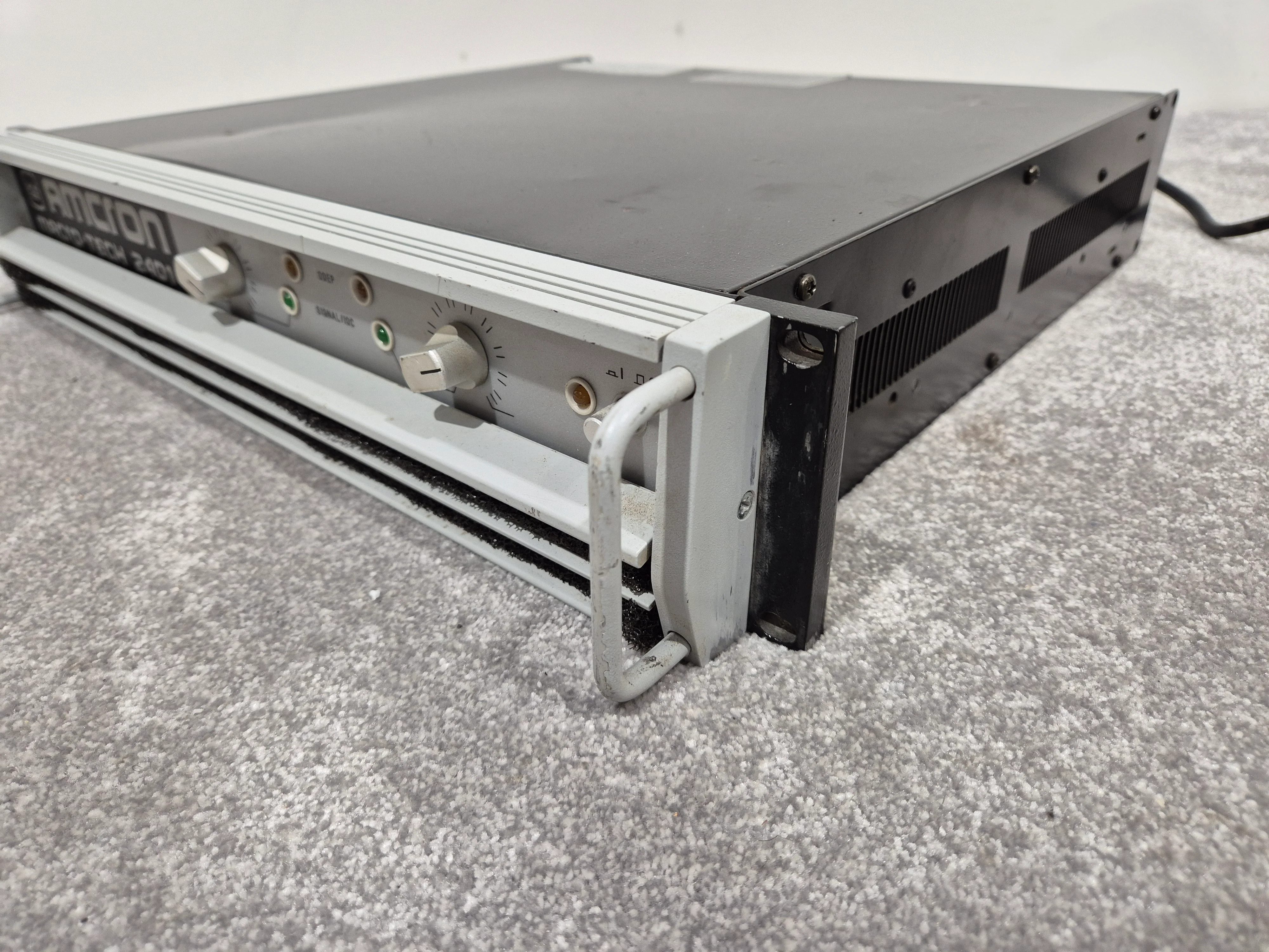 Amcron Macro-Tech 2401 - Dual-Channel Power Amplifier w/ Manual - Image 12