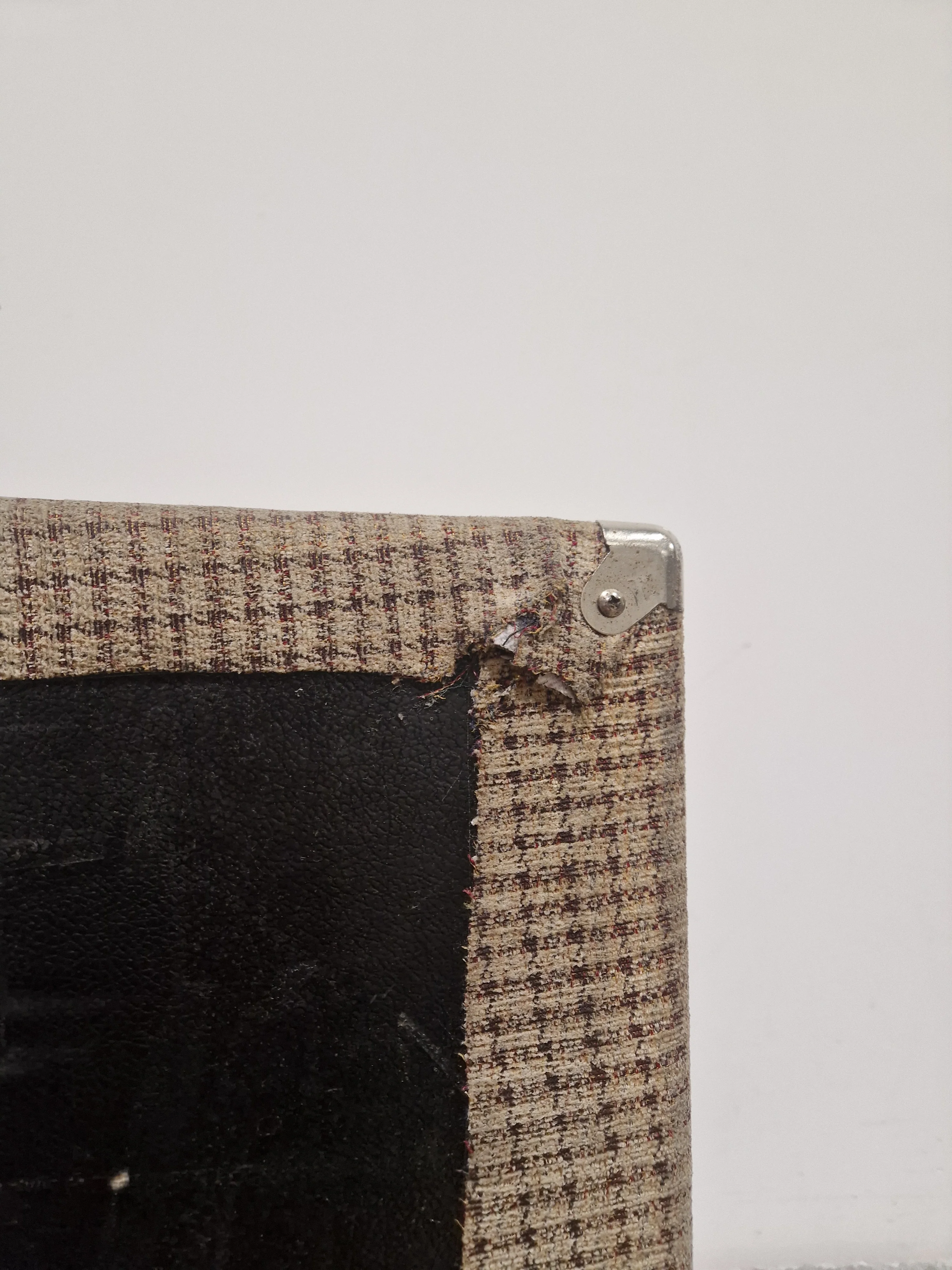 Ampeg B410HE - Modified With Fabric Layer Round Sides - Bass Cabinet - Good - Image 9
