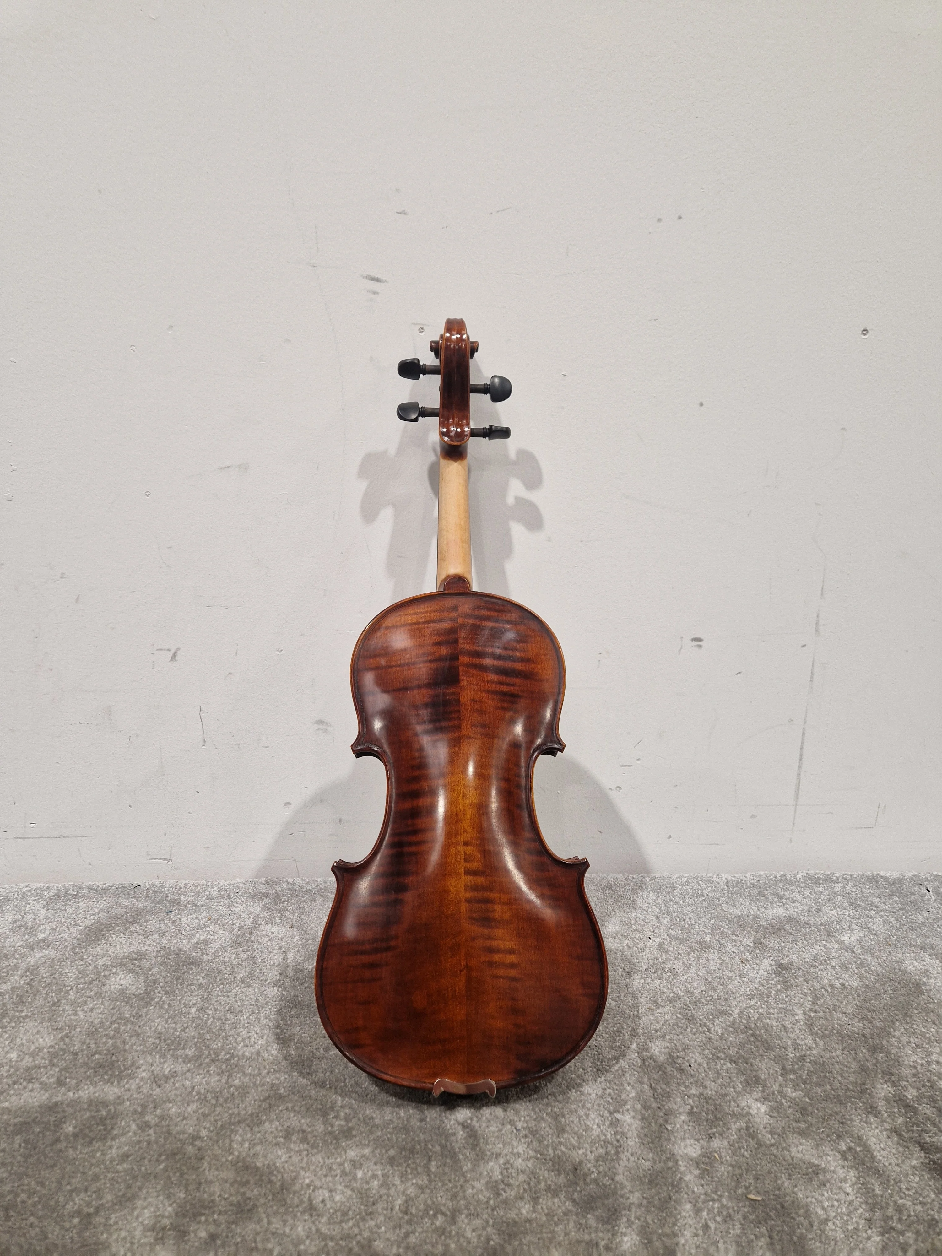 Andreas Eastman VL305 4/4 Violin - Antiqued Finish - Violin - Like New w/ Hard Case & bow - Image 10
