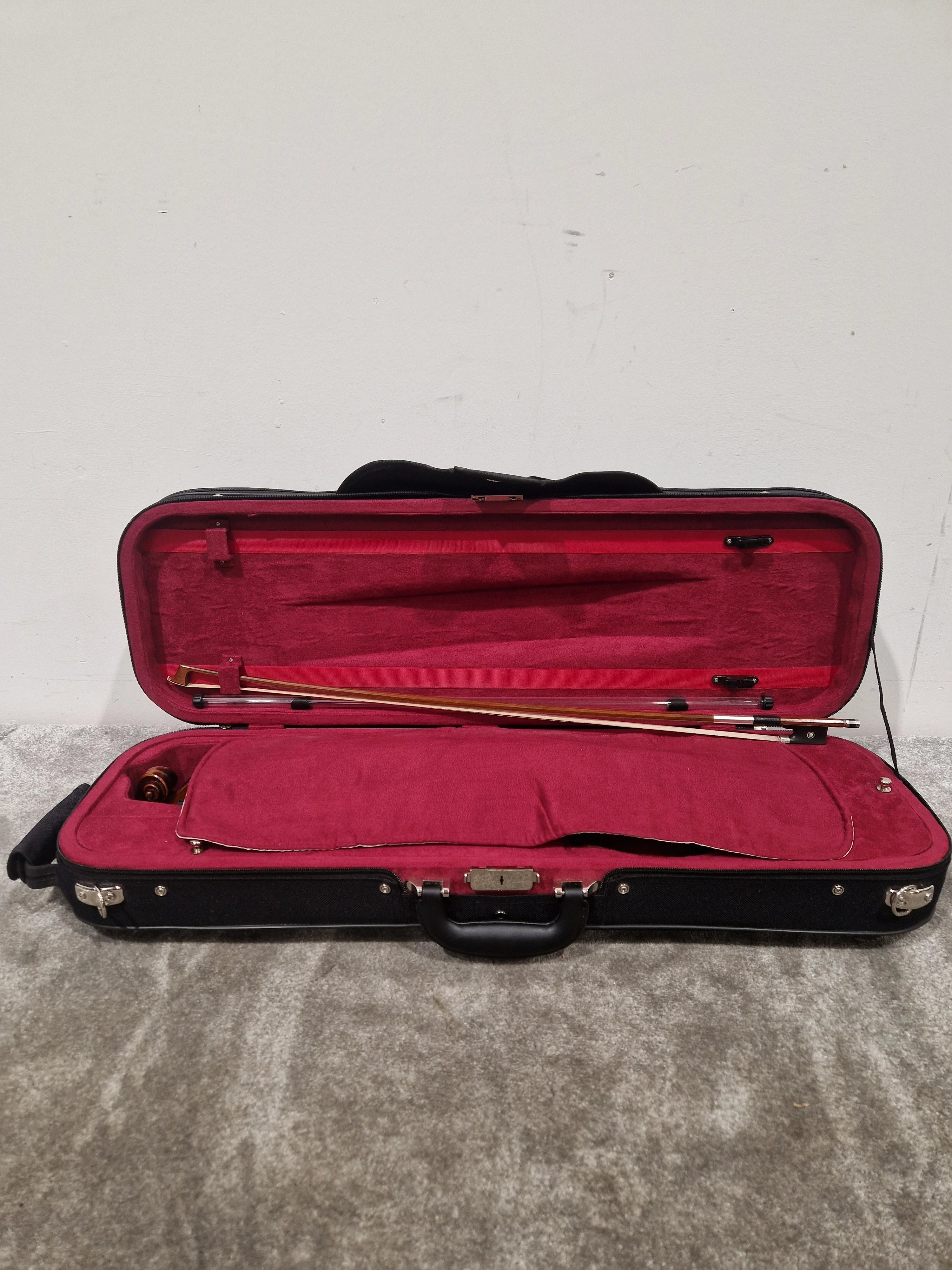 Andreas Eastman VL305 4/4 Violin - Antiqued Finish - Violin - Like New w/ Hard Case & bow - Image 7