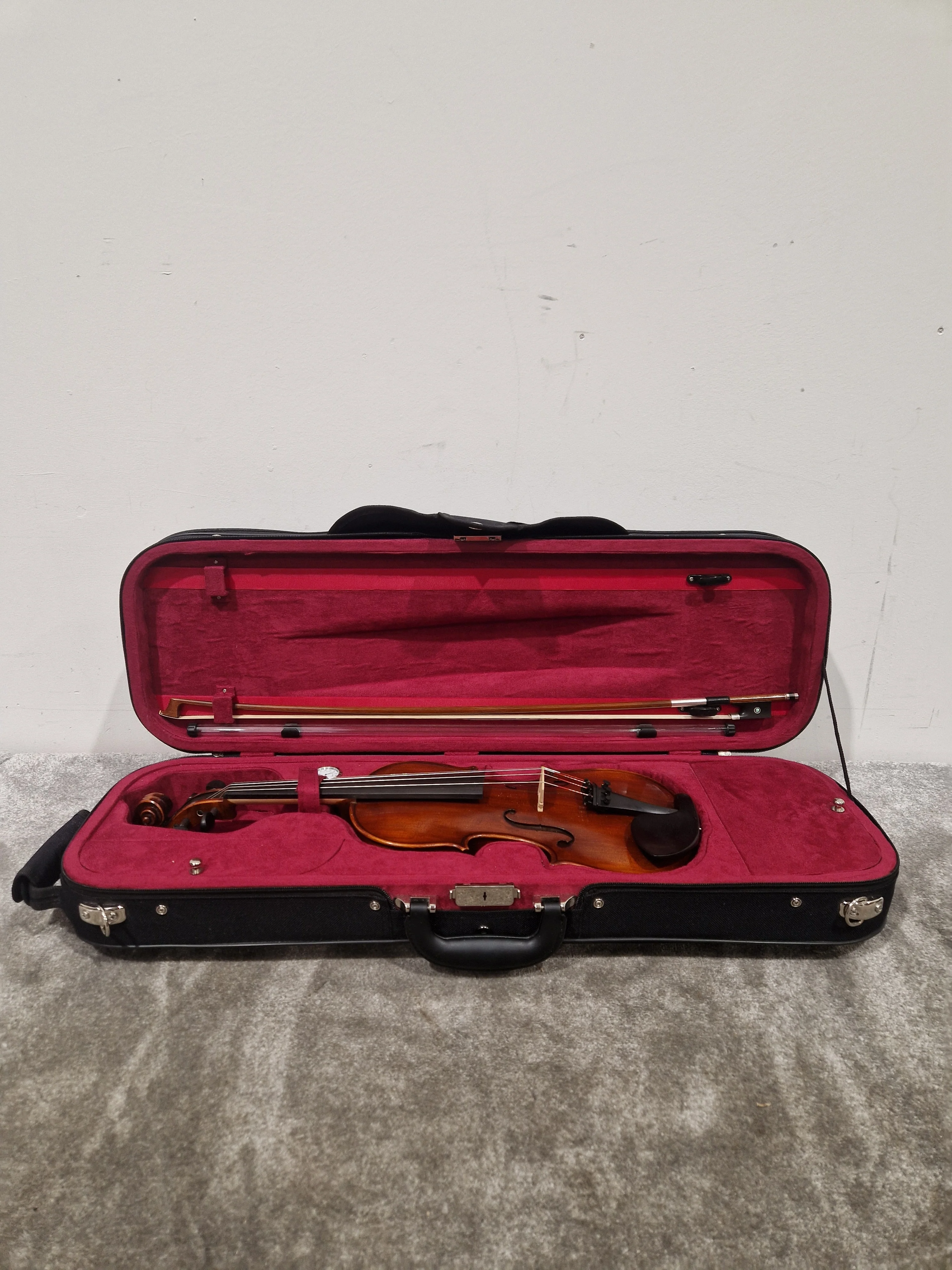 Andreas Eastman VL305 4/4 Violin - Antiqued Finish - Violin - Like New w/ Hard Case & bow - Image 8