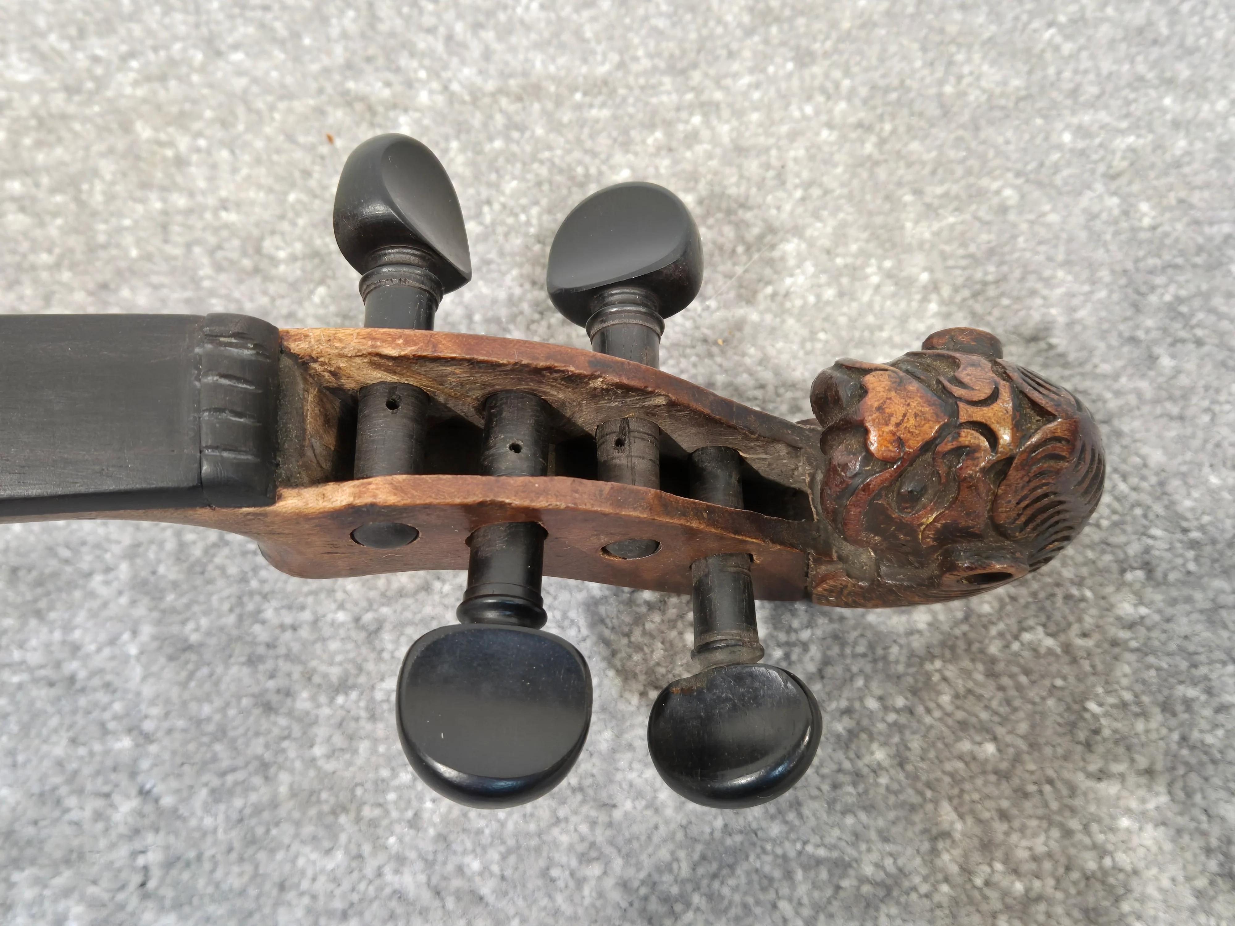 Antique Lion Head Violin - No Sound Post w/ Hard Case - Vintage - Image 10
