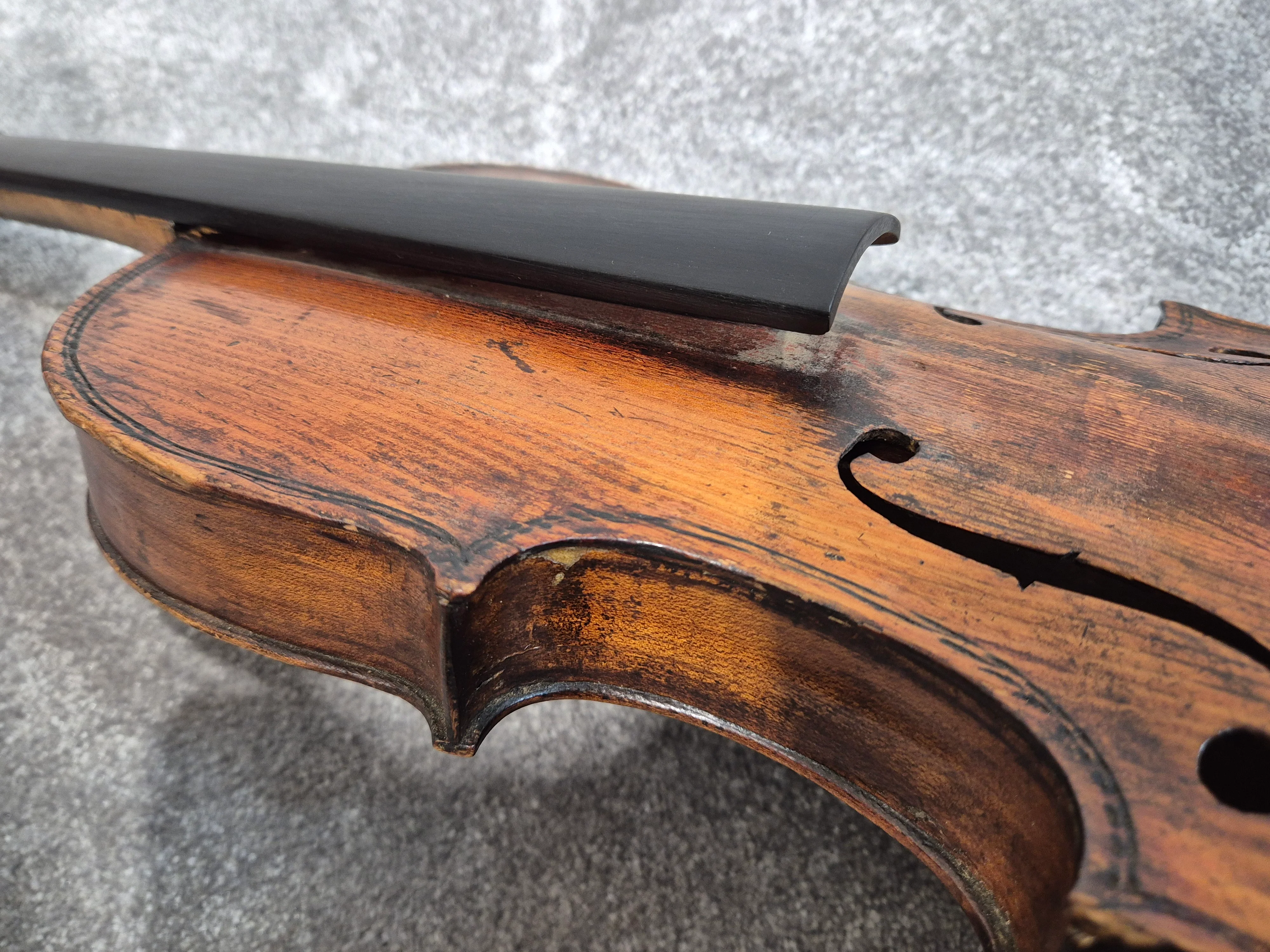 Antique Lion Head Violin - No Sound Post w/ Hard Case - Vintage - Image 13