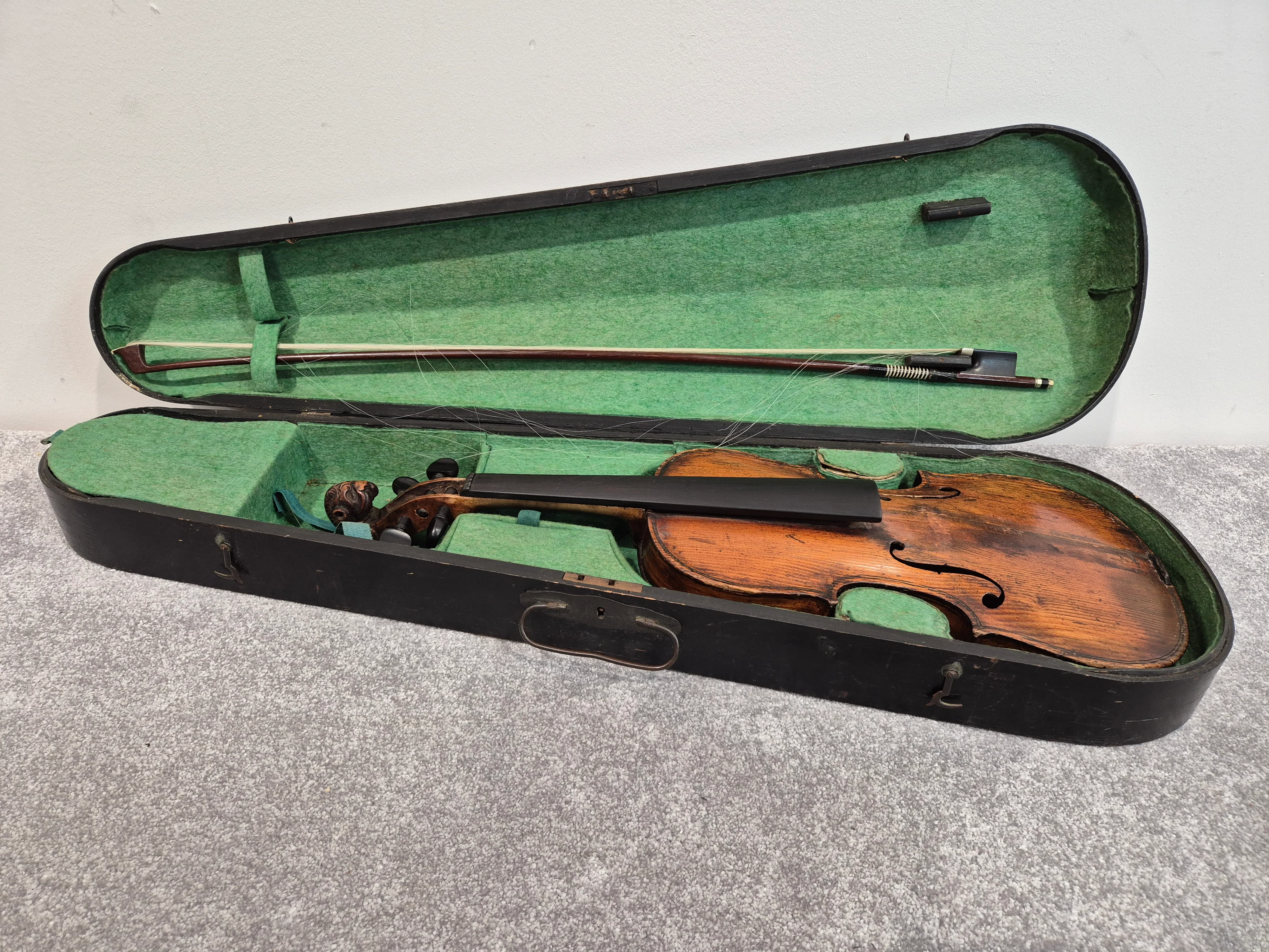 Antique Lion Head Violin - No Sound Post w/ Hard Case - Vintage - Image 15
