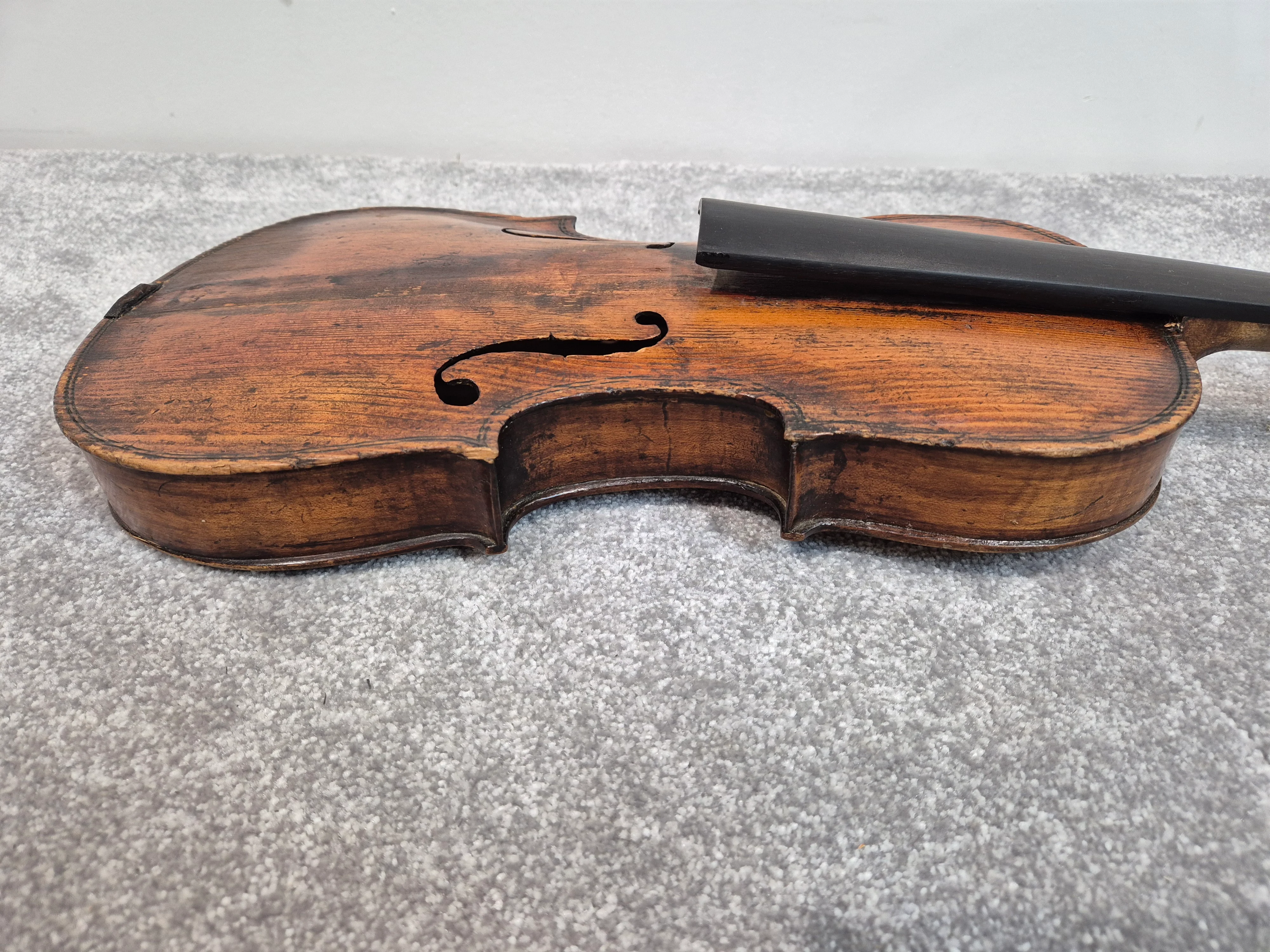 Antique Lion Head Violin - No Sound Post w/ Hard Case - Vintage - Image 6