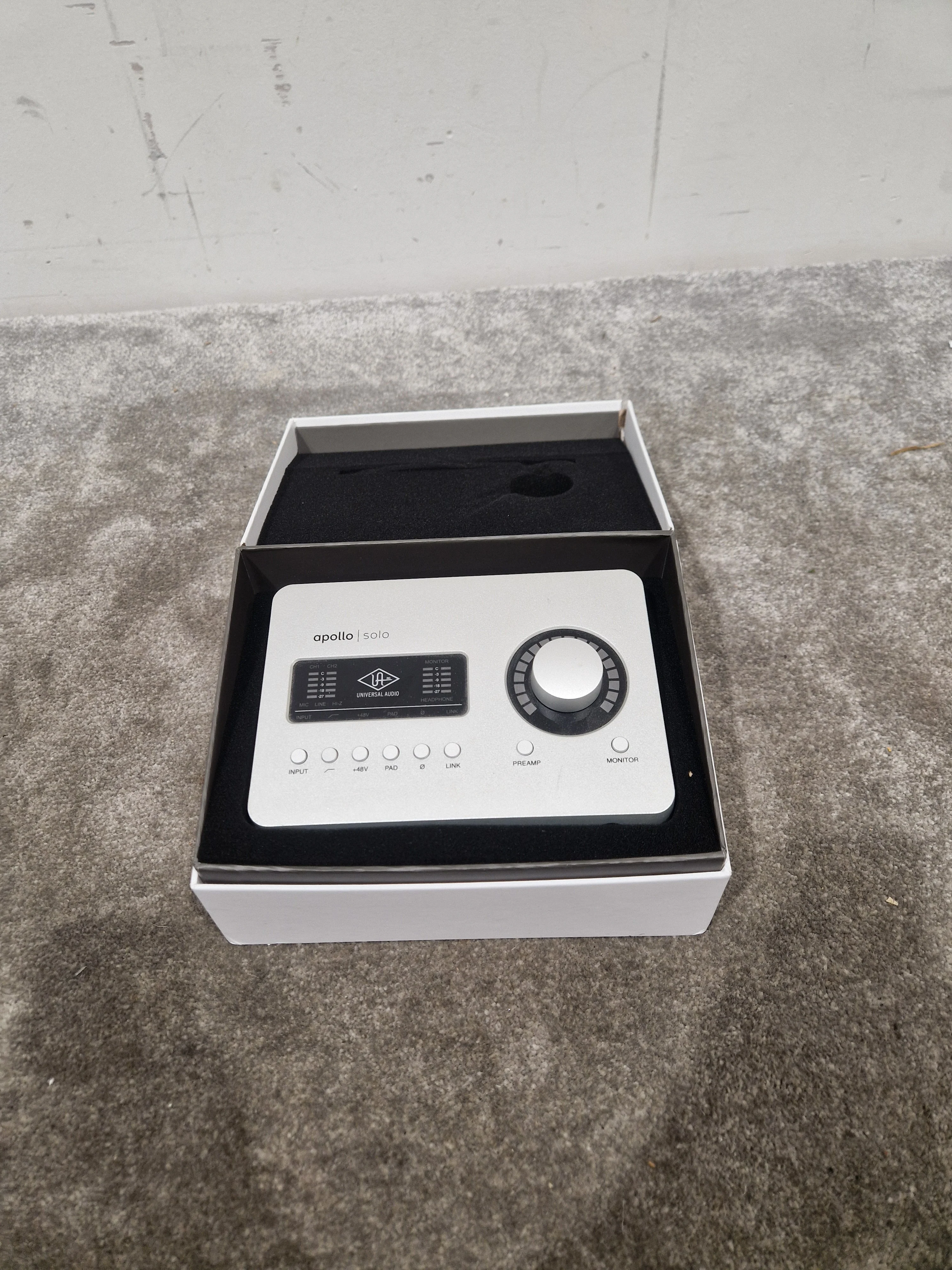 Apollo Solo Thunderbolt 3 Heritage Edition Audio Interface - Unison Preamps - Excellent w/ Original Box & Power Cable - Image 3