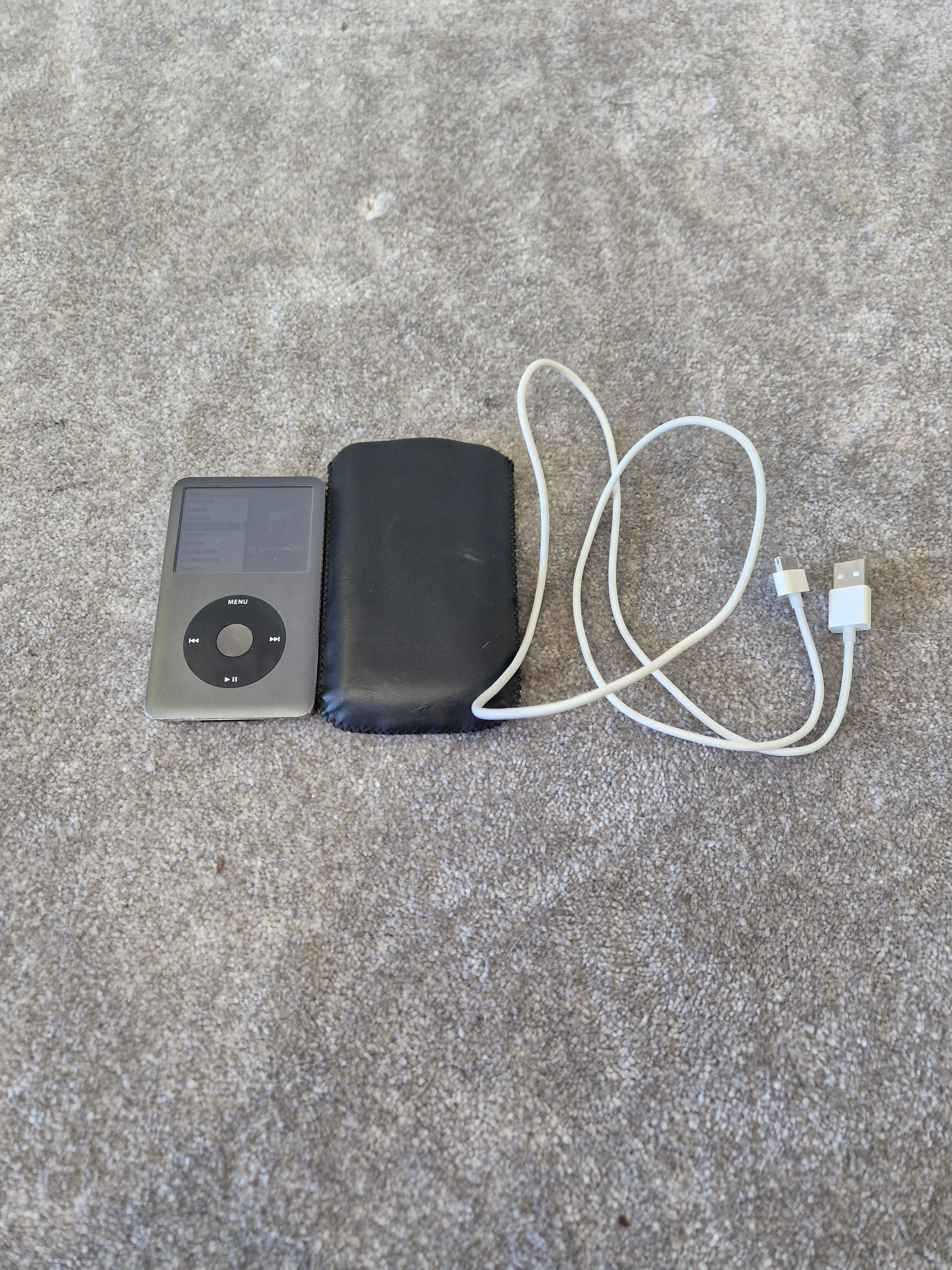 Apple iPod Classic 120GB (6th Gen) – Click Wheel, Color Display, Video Playback - Very Good - Image 2