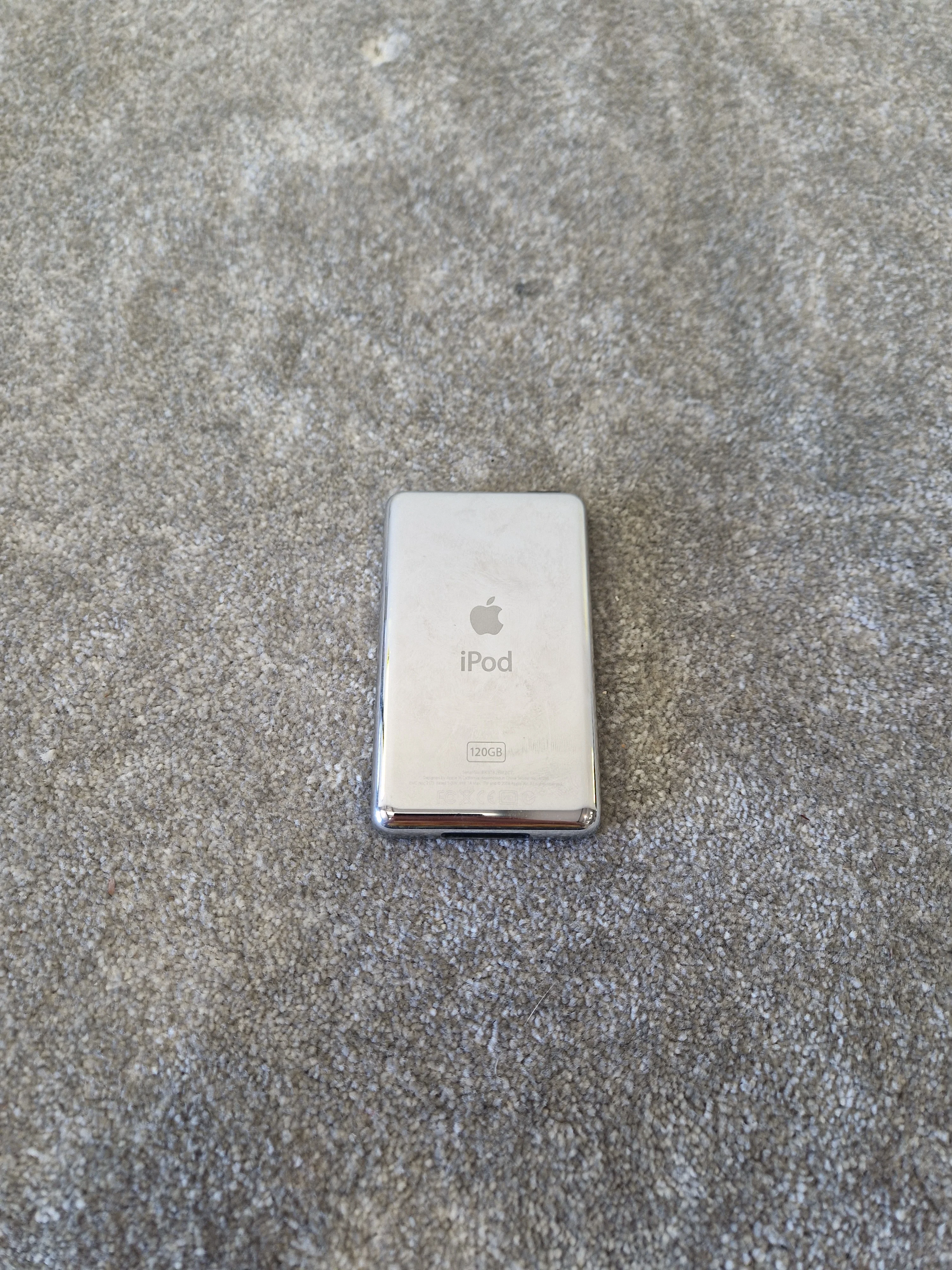 Apple iPod Classic 120GB (6th Gen) – Click Wheel, Color Display, Video Playback - Very Good - Image 4