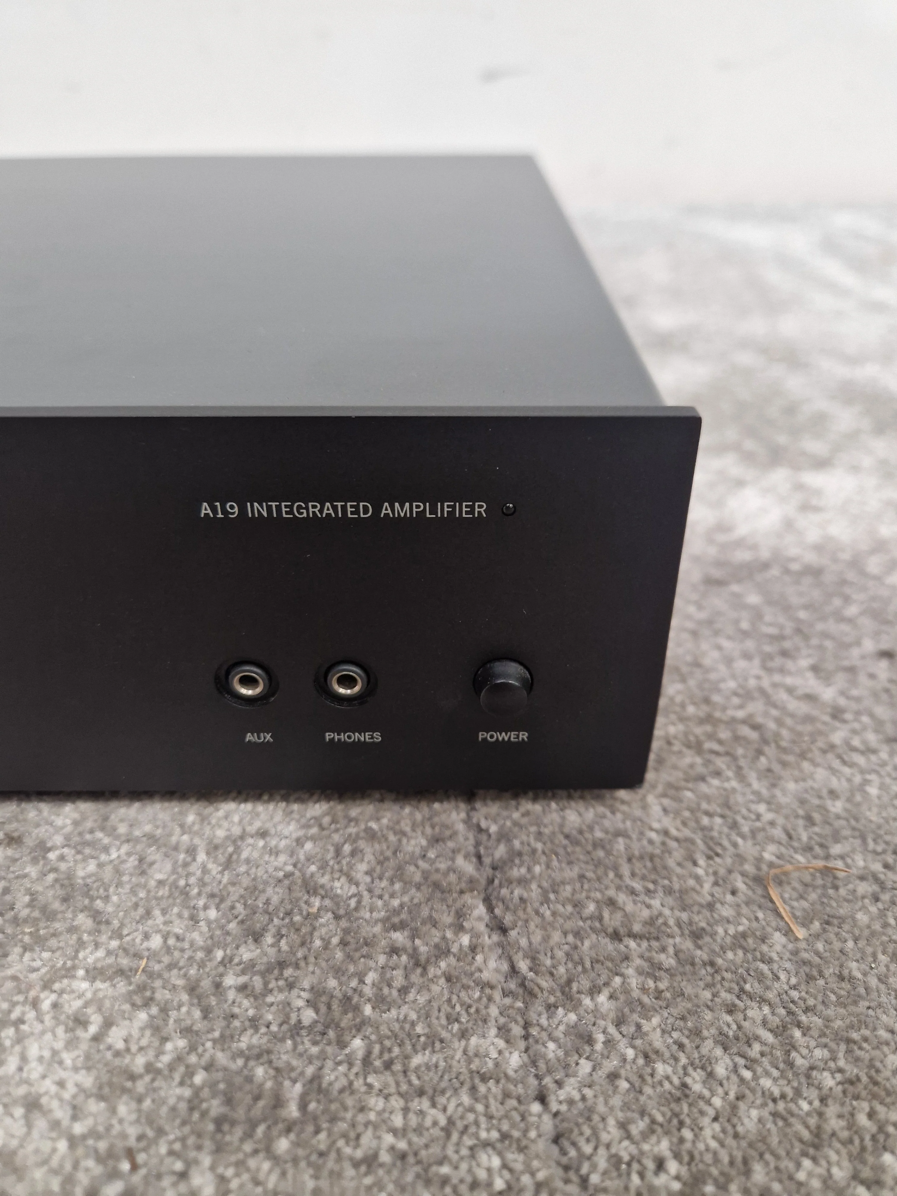 Arcam FMJ A19 Integrated Amplifier - 200W per Channel, Class G Technology - Excellent w/ Original Box & Power Supply & remote control - Image 10