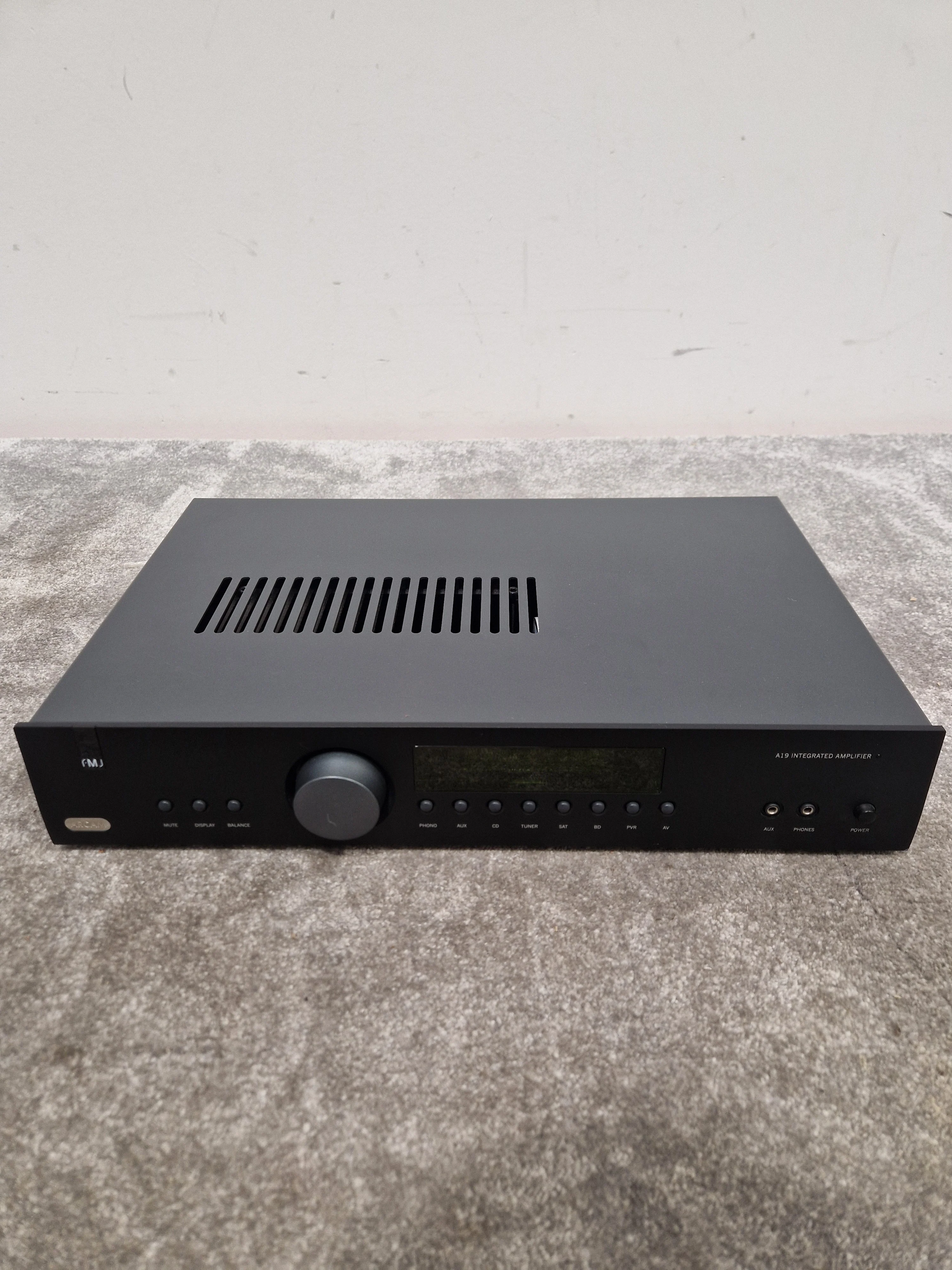 Arcam FMJ A19 Integrated Amplifier - 200W per Channel, Class G Technology - Excellent w/ Original Box & Power Supply & remote control - Image 8