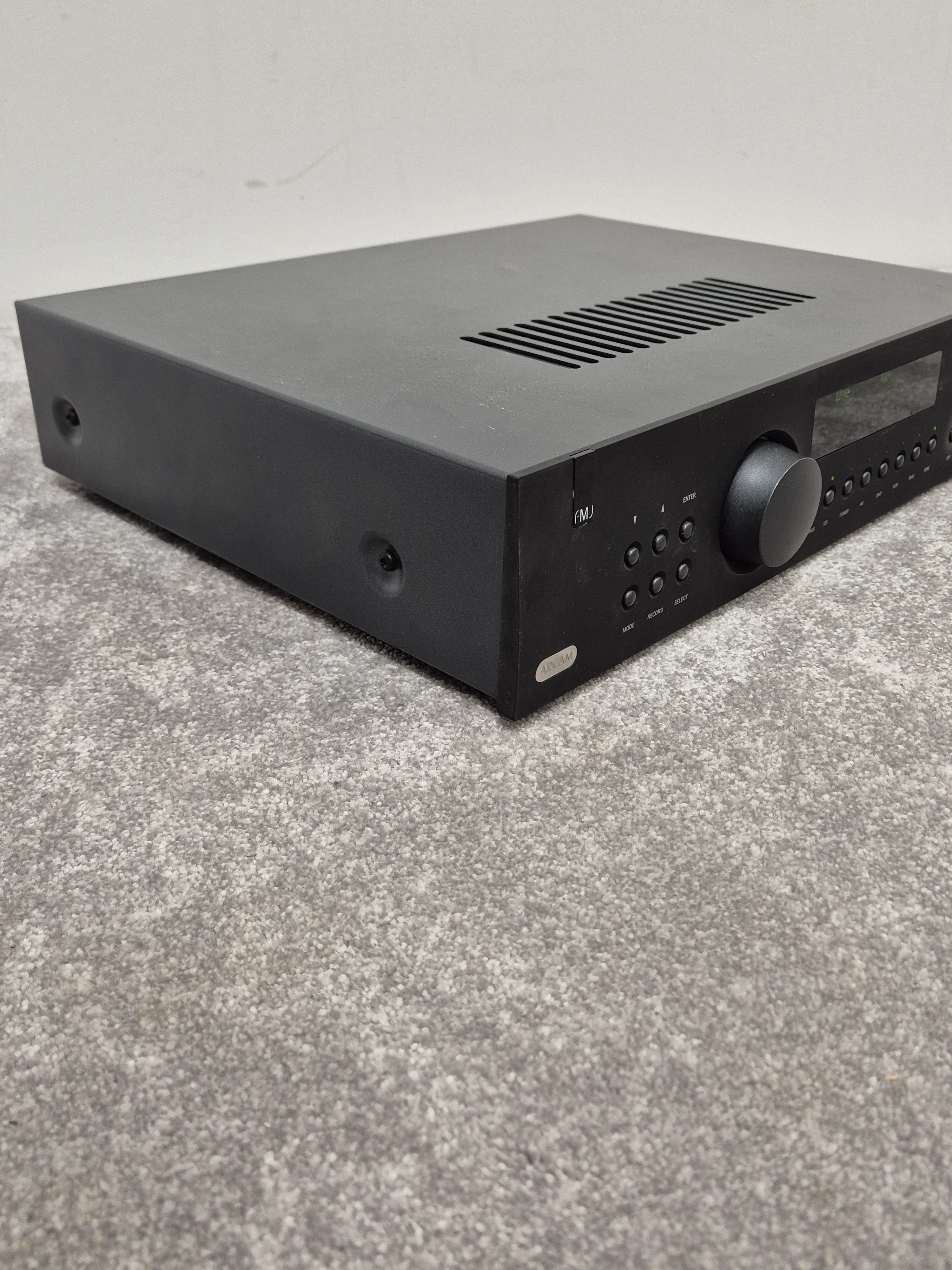 Arcam FMJ A32 - Integrated Amplifier - Image 5