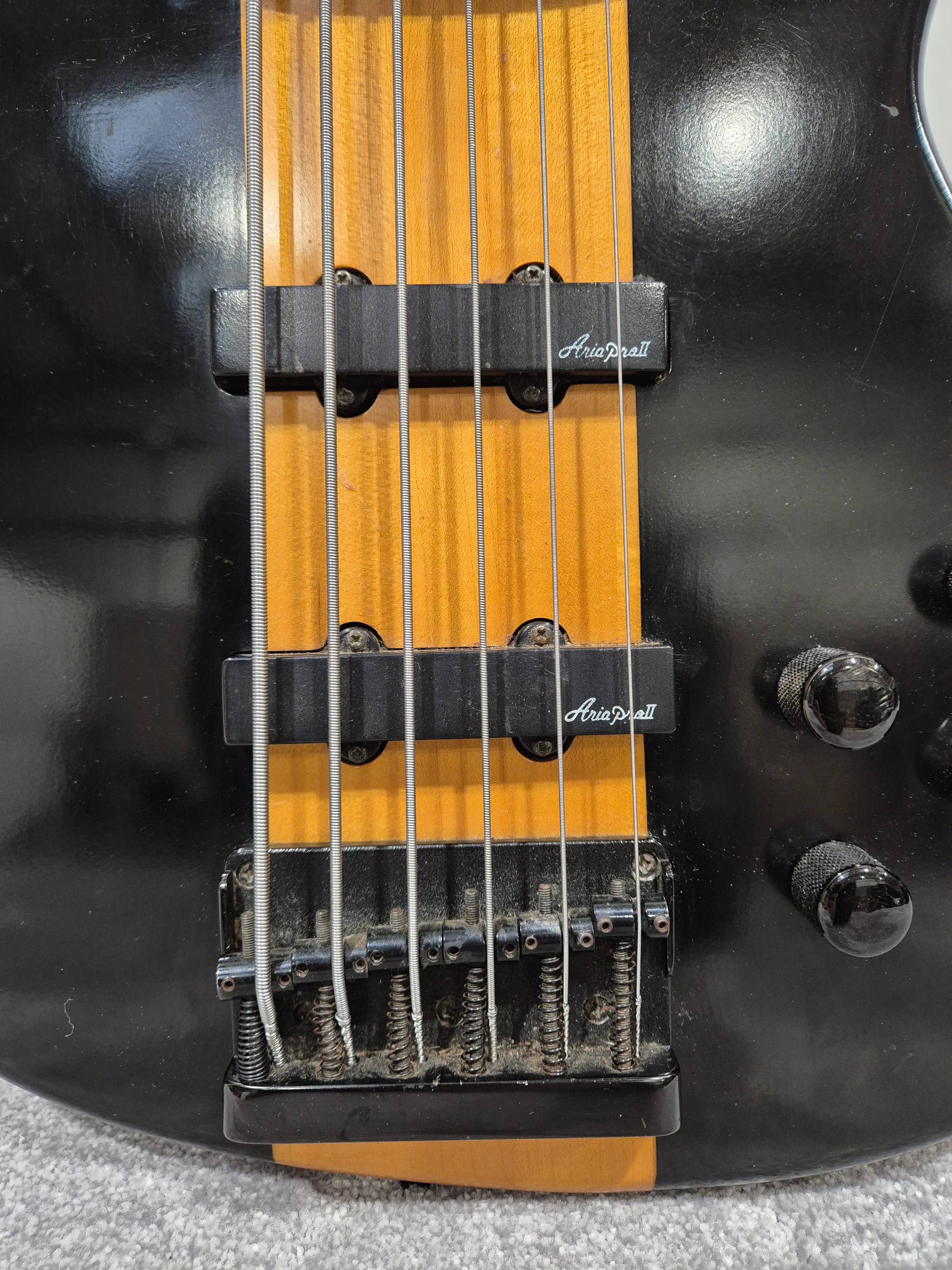 Aria Pro II 6 String Avante 24 Fret Electric Bass Guitar - Black - Image 4
