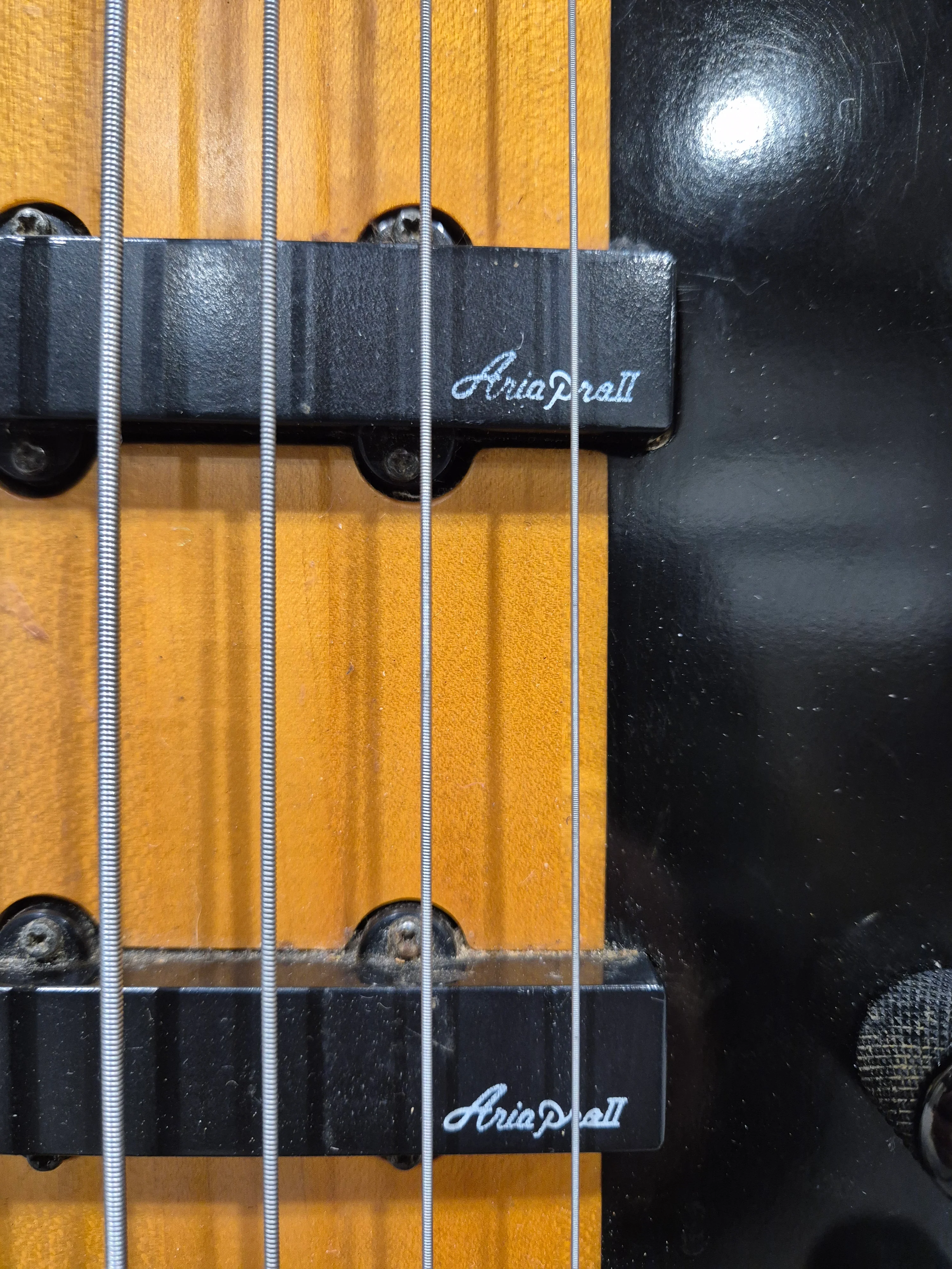 Aria Pro II 6 String Avante 24 Fret Electric Bass Guitar - Black - Image 5
