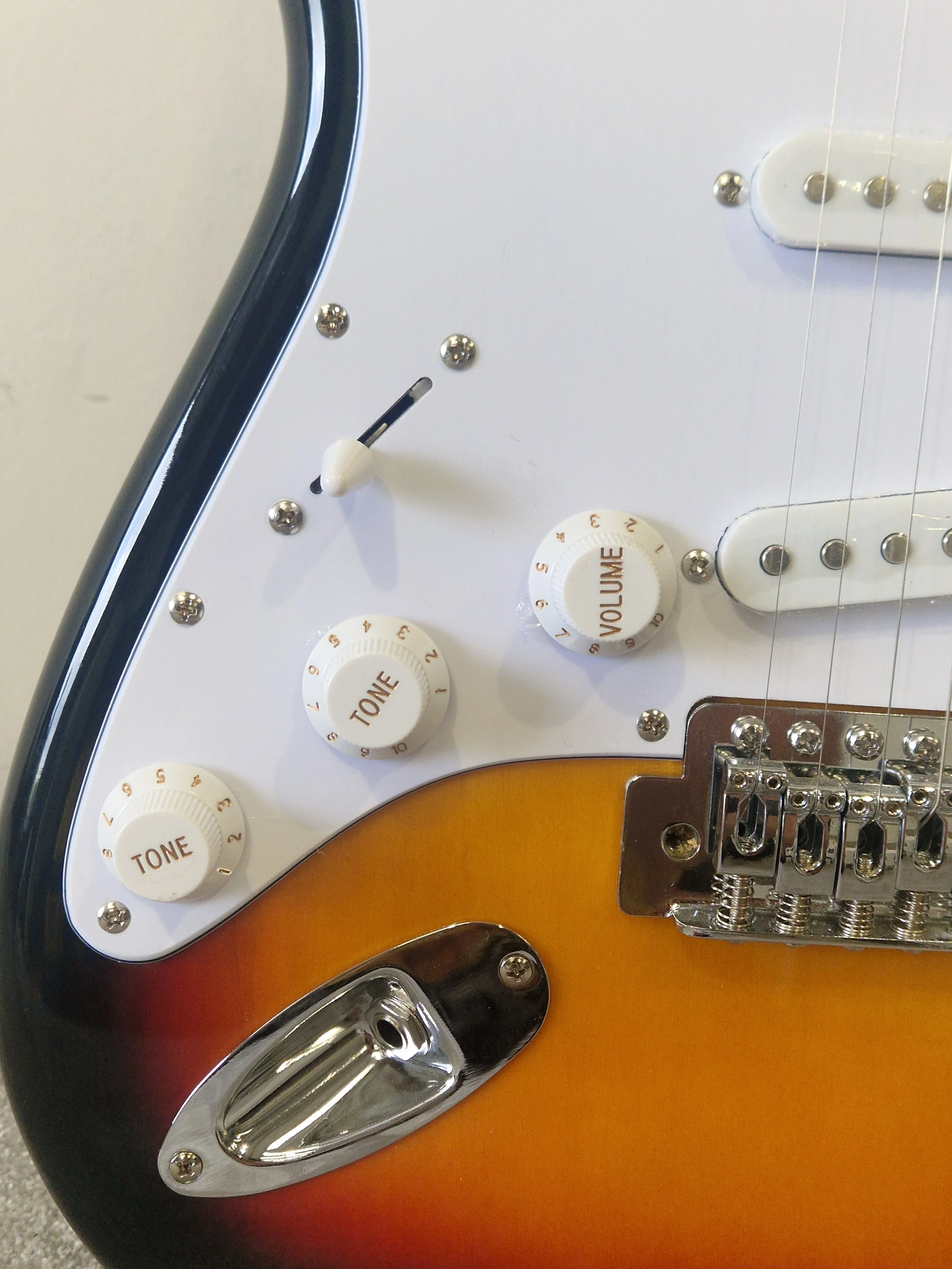Aria Pro II STG-003LH (Left Handed)  – SSS Pickup Layout - Excellent - Image 6
