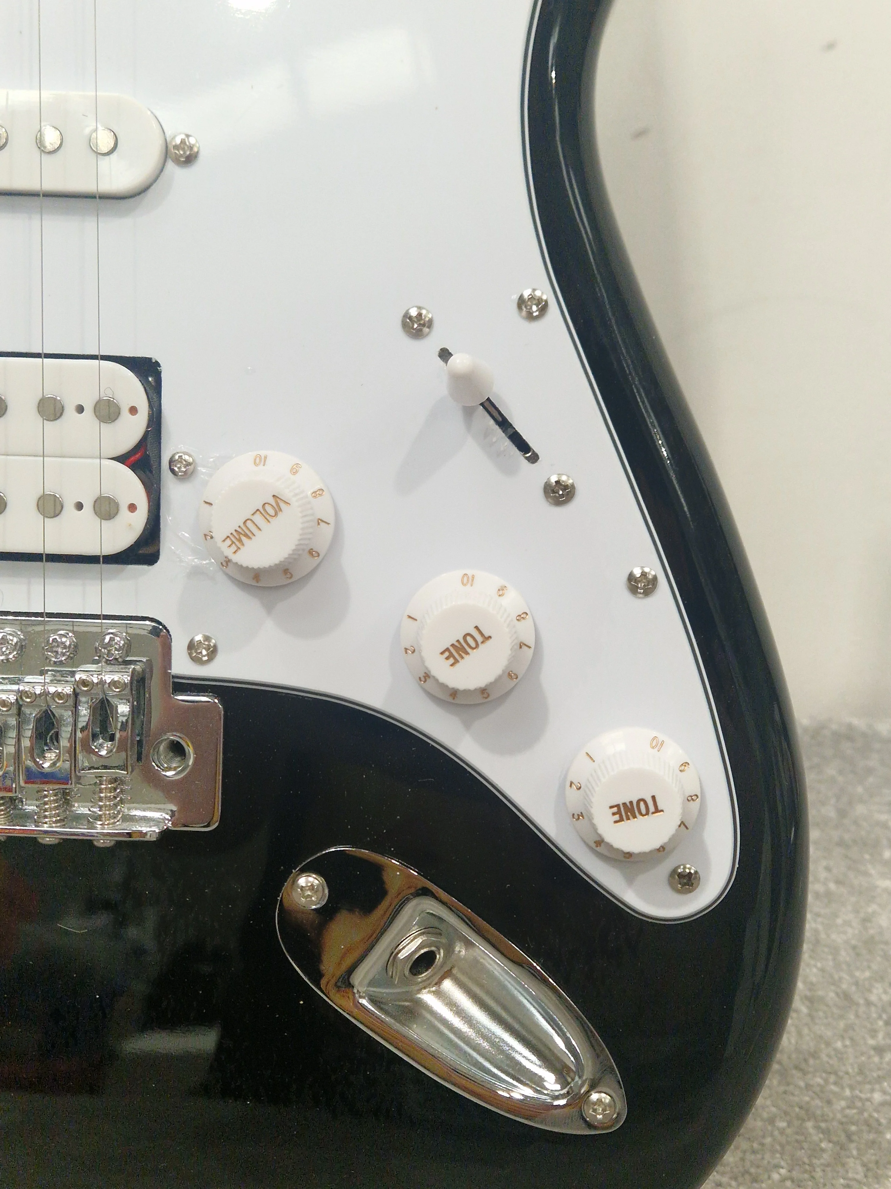 Aria Pro II STG-004 Electric Guitar – SSH Pickup Layout & Maple Neck – Mint - Image 4