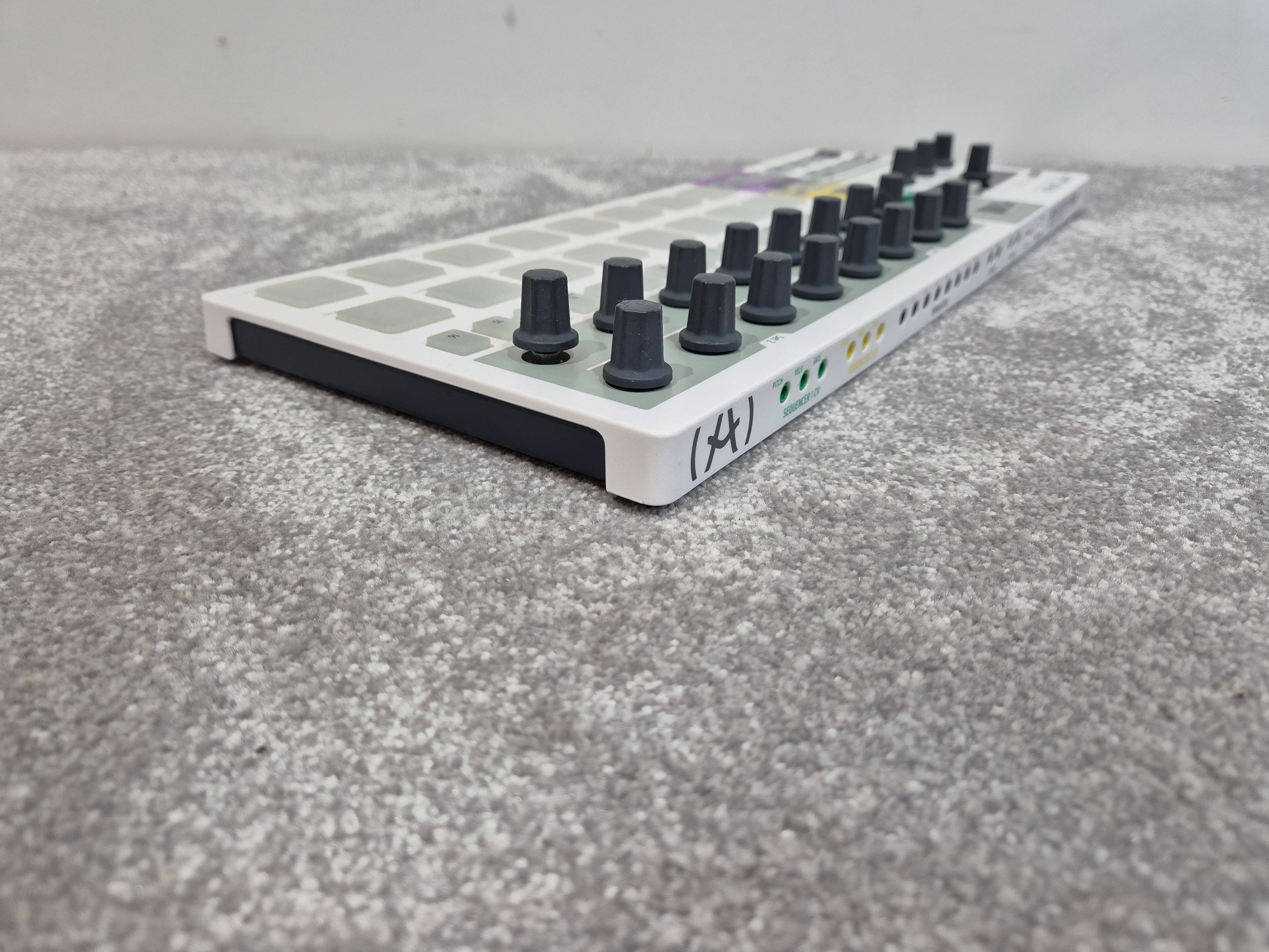 Arturia BeatStep Pro - Versatile Controller and Performance Sequencer w/ Original Box - Image 8