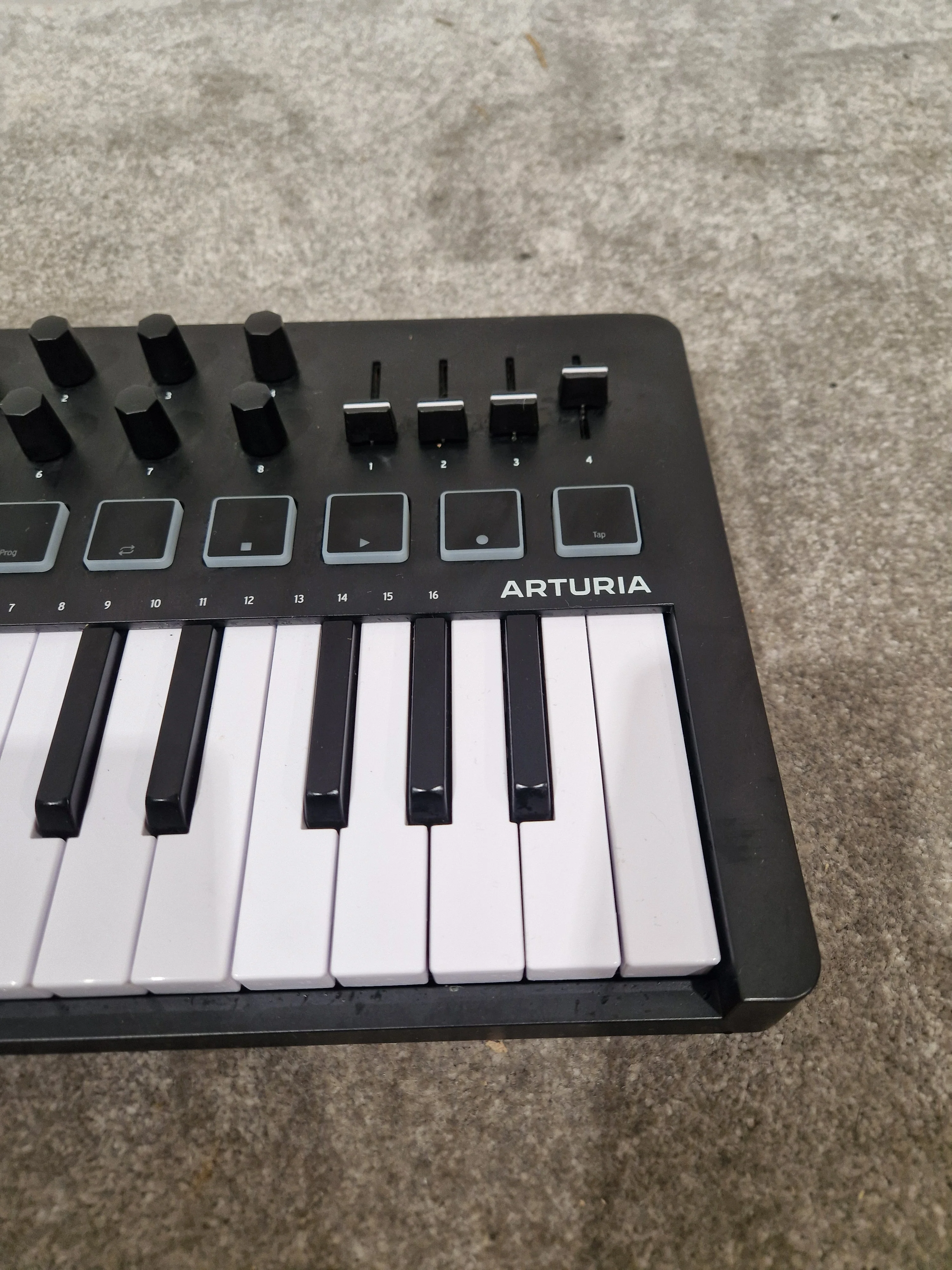 Arturia Minilab 3 MIDI Controller - Compact Design - Excellent - Image 4