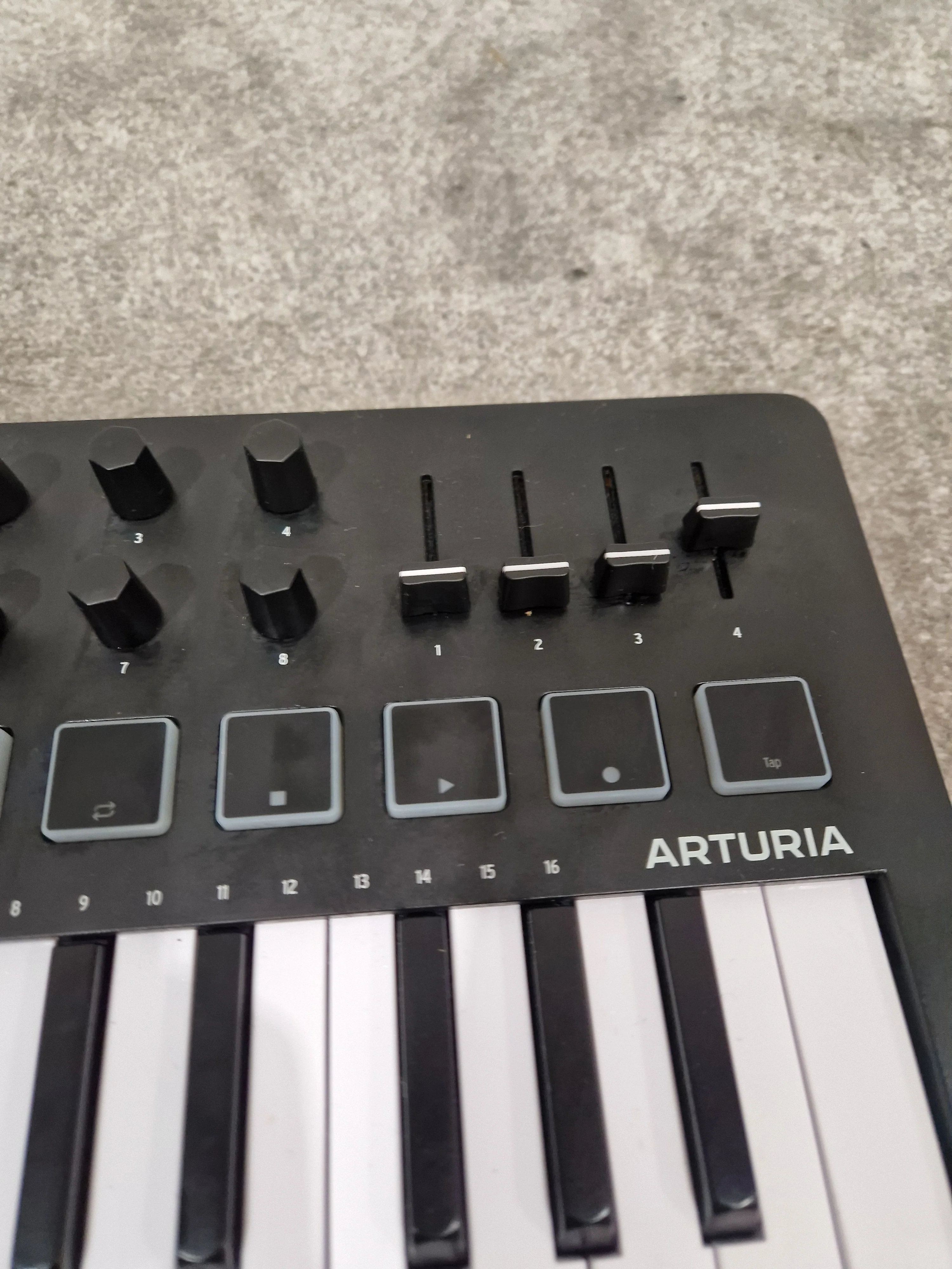 Arturia Minilab 3 MIDI Controller - Compact Design - Excellent - Image 9